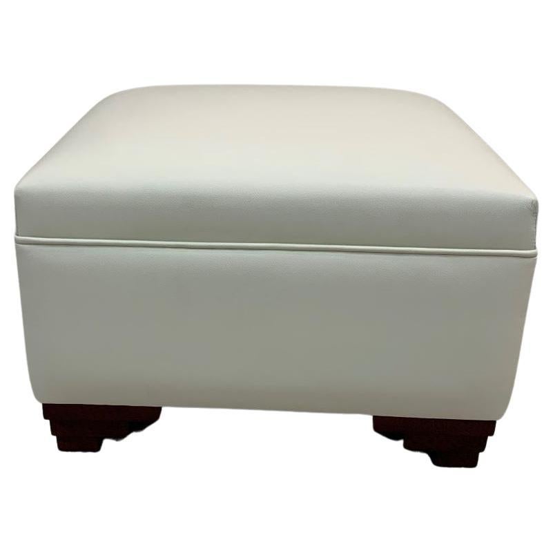 Élégante chaise longue Art déco et pouf en cuir en vente 1