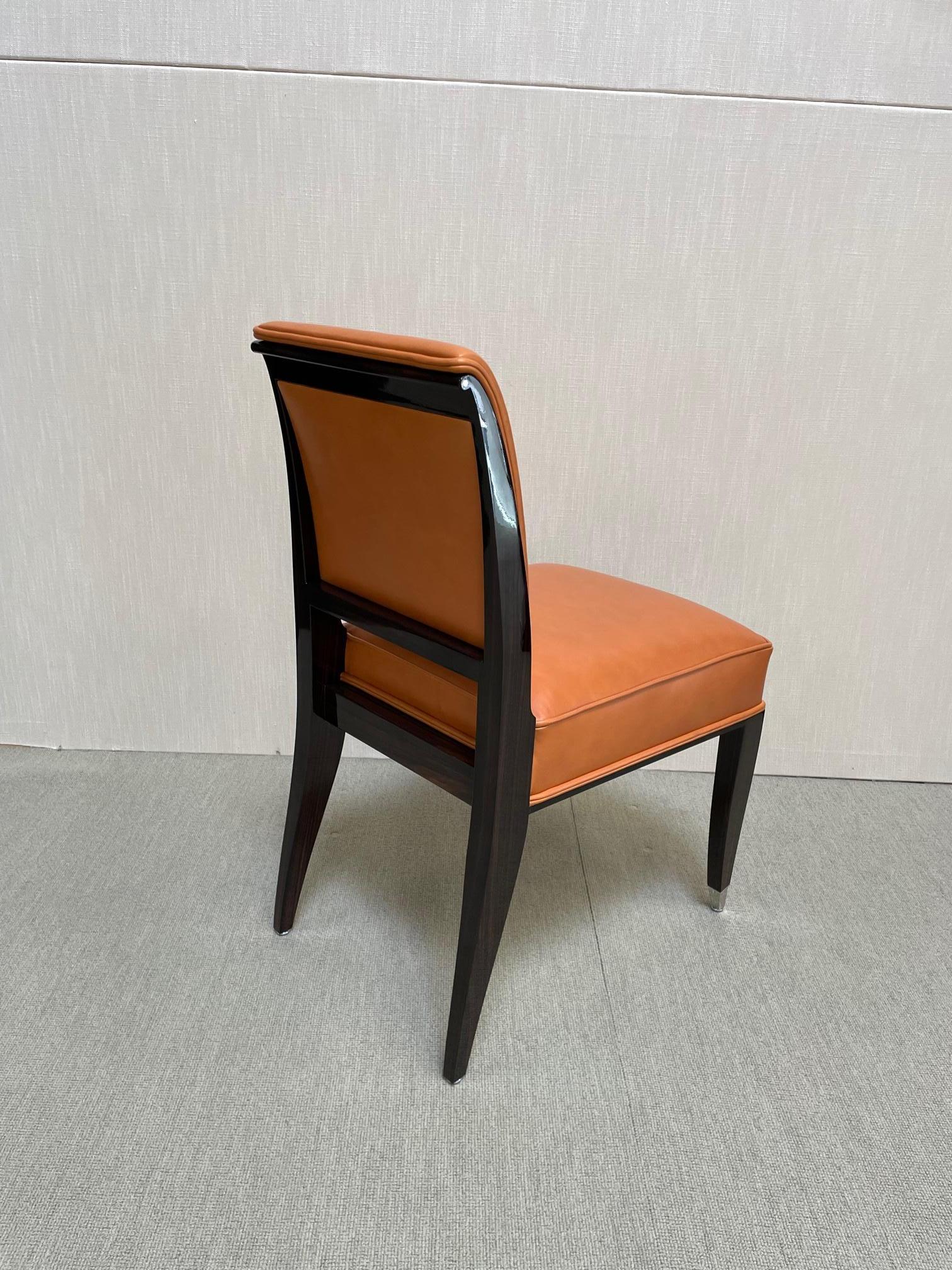 Métal Elégante chaise Art Déco en bois de Macassar fabriquée à la main dans le style de J. E. Ruhlmann en vente