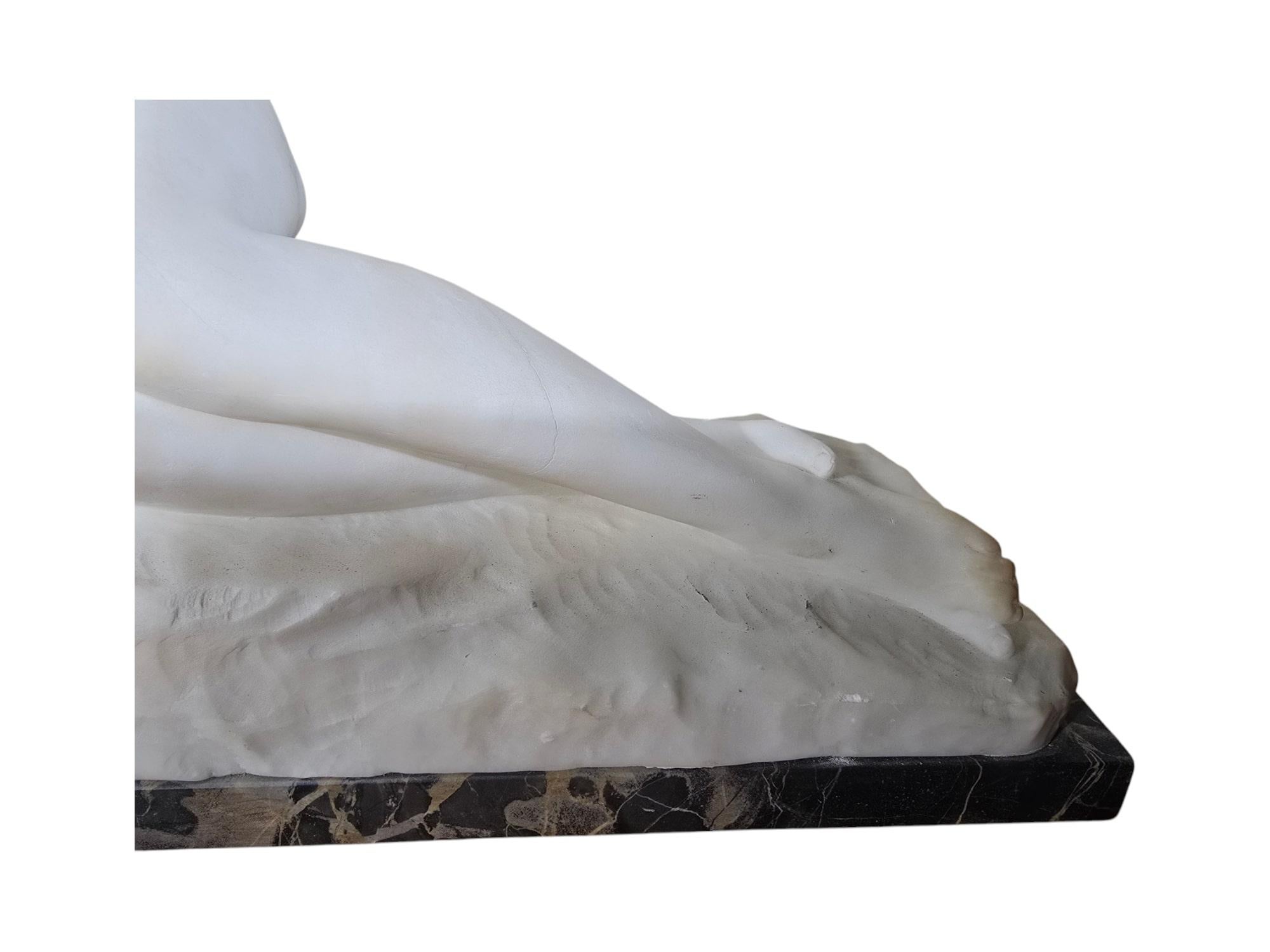 Elegante Escultura Art Decó de Mármol Firmada por L. Morelli, Florencia en venta 6