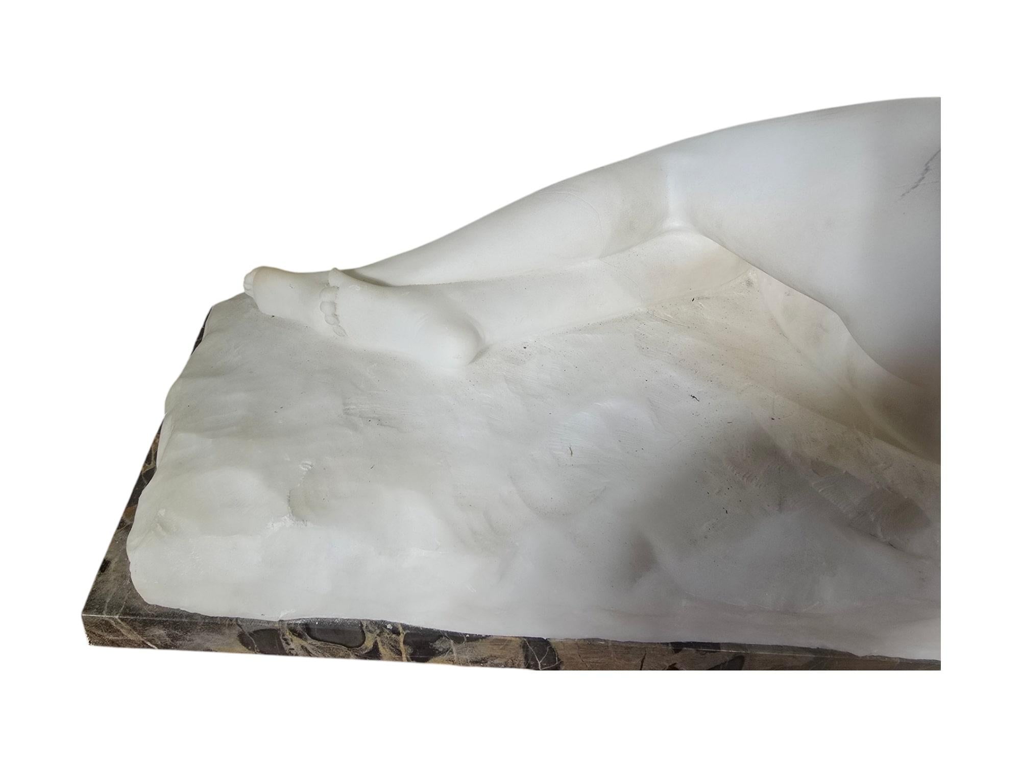 Elegante Escultura Art Decó de Mármol Firmada por L. Morelli, Florencia en venta 14