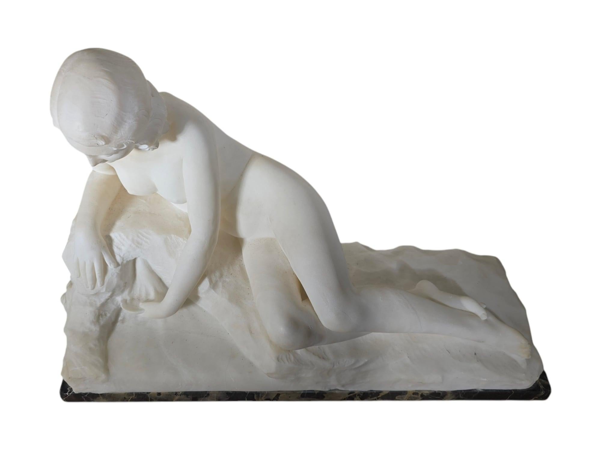 Elegante Escultura Art Decó de Mármol Firmada por L. Morelli, Florencia en venta 4
