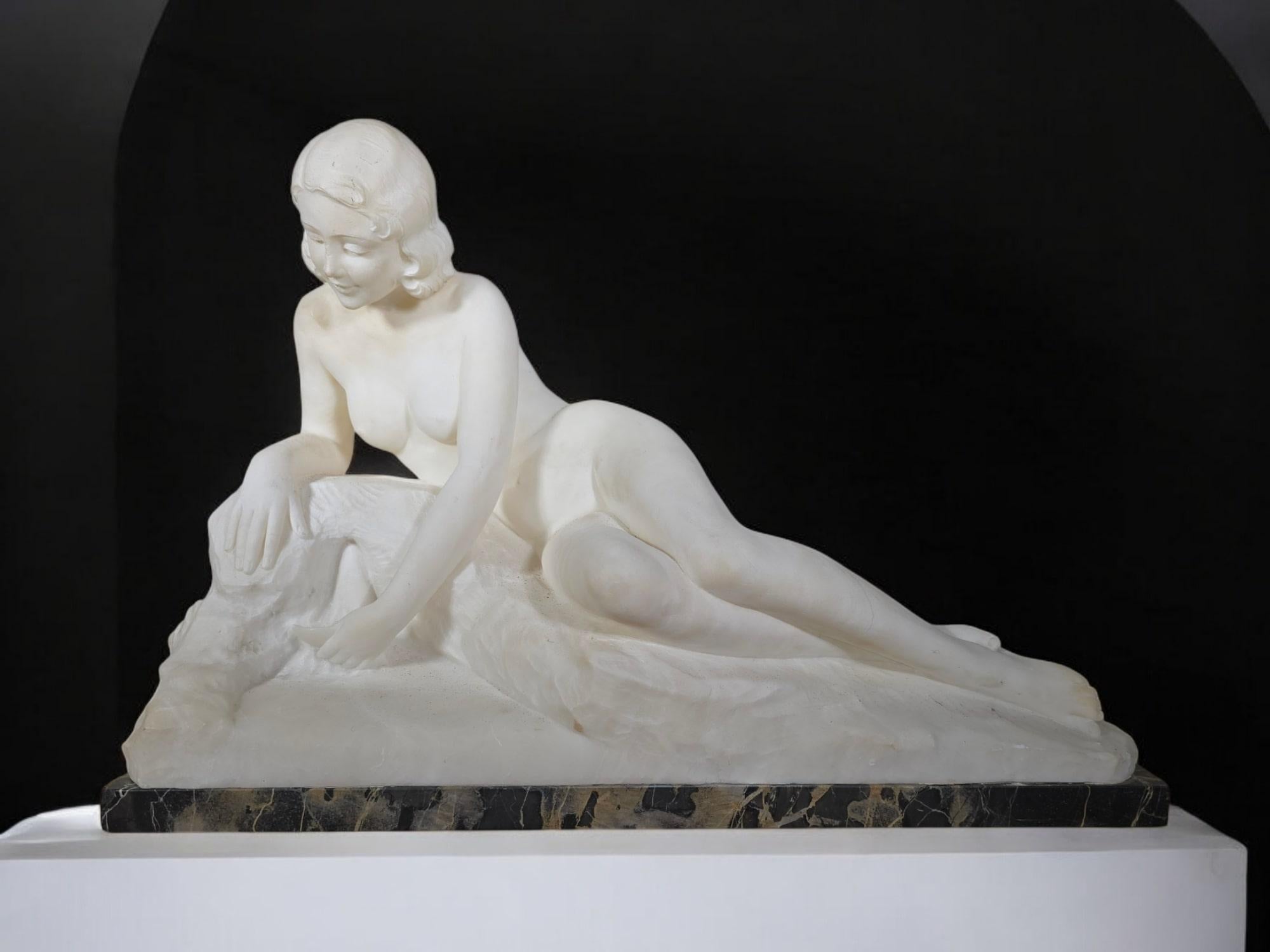 Elegante Escultura Art Decó de Mármol Firmada por L. Morelli, Florencia en venta 5