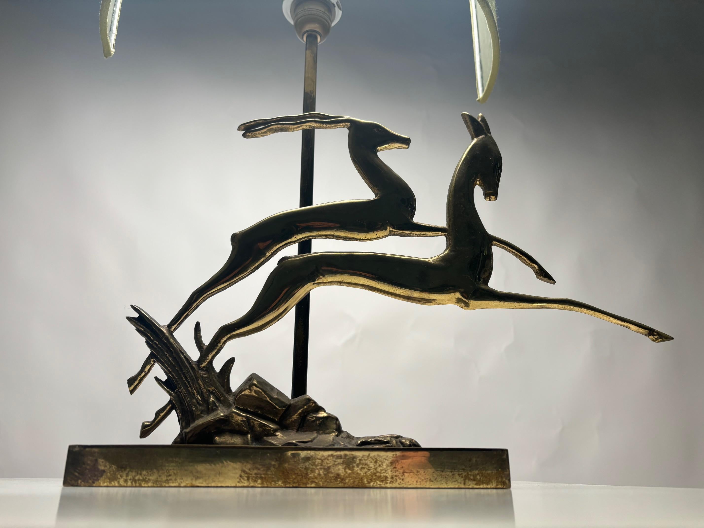 Elegant Art Deco metal table lamp, France, 1940s In Good Condition For Sale In Argelato, BO