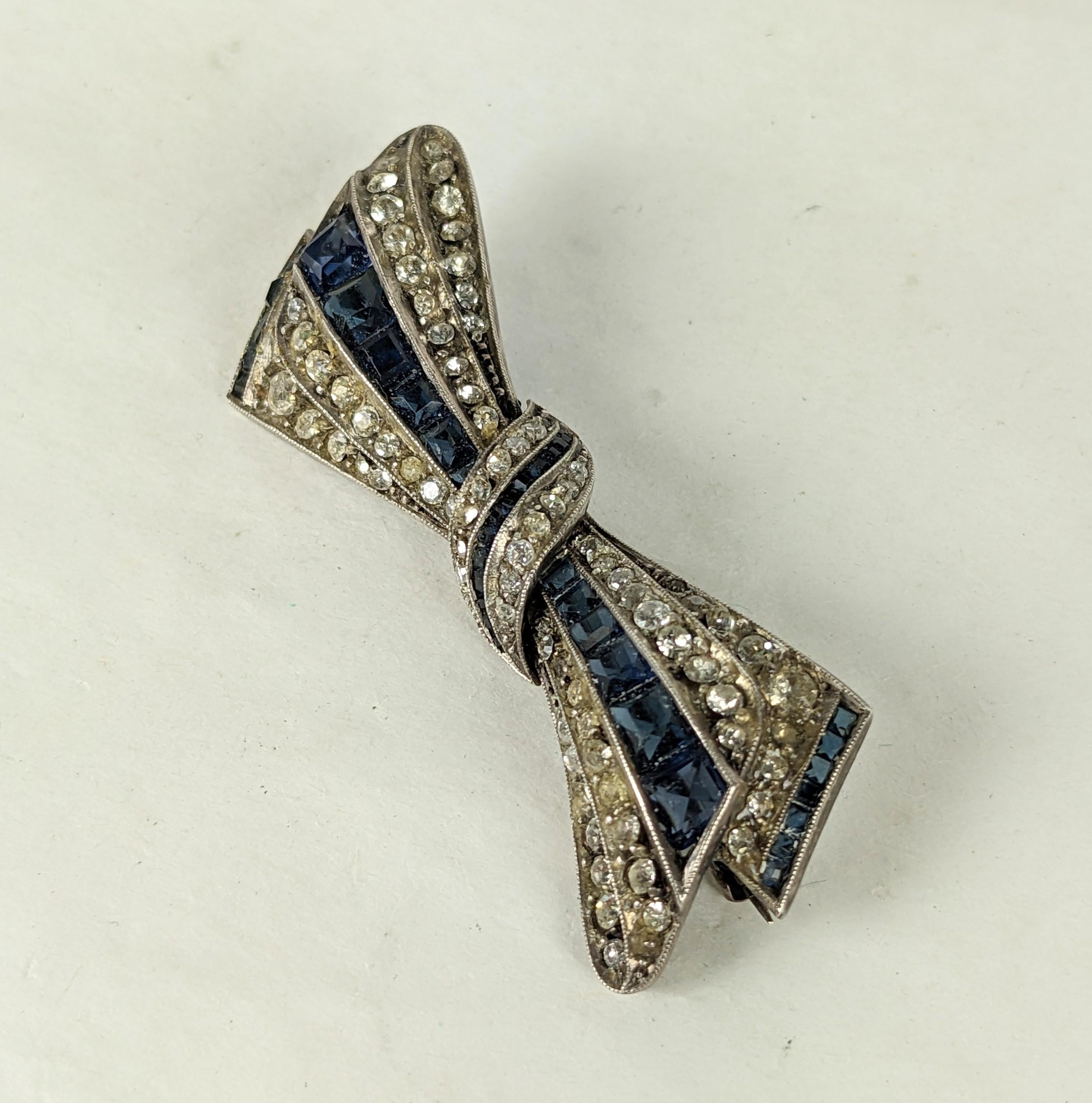 Women's or Men's Elegant Art Deco Paste Sapphire Bow For Sale