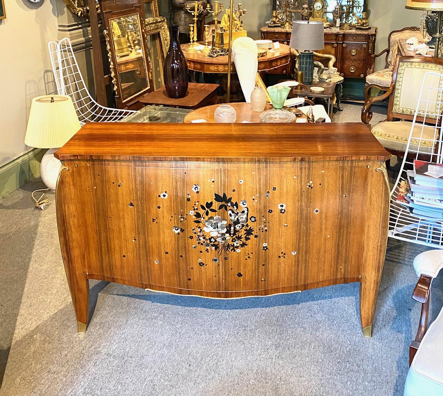 French Elegant Art Deco Period palissander buffet by Jules Leleu For Sale