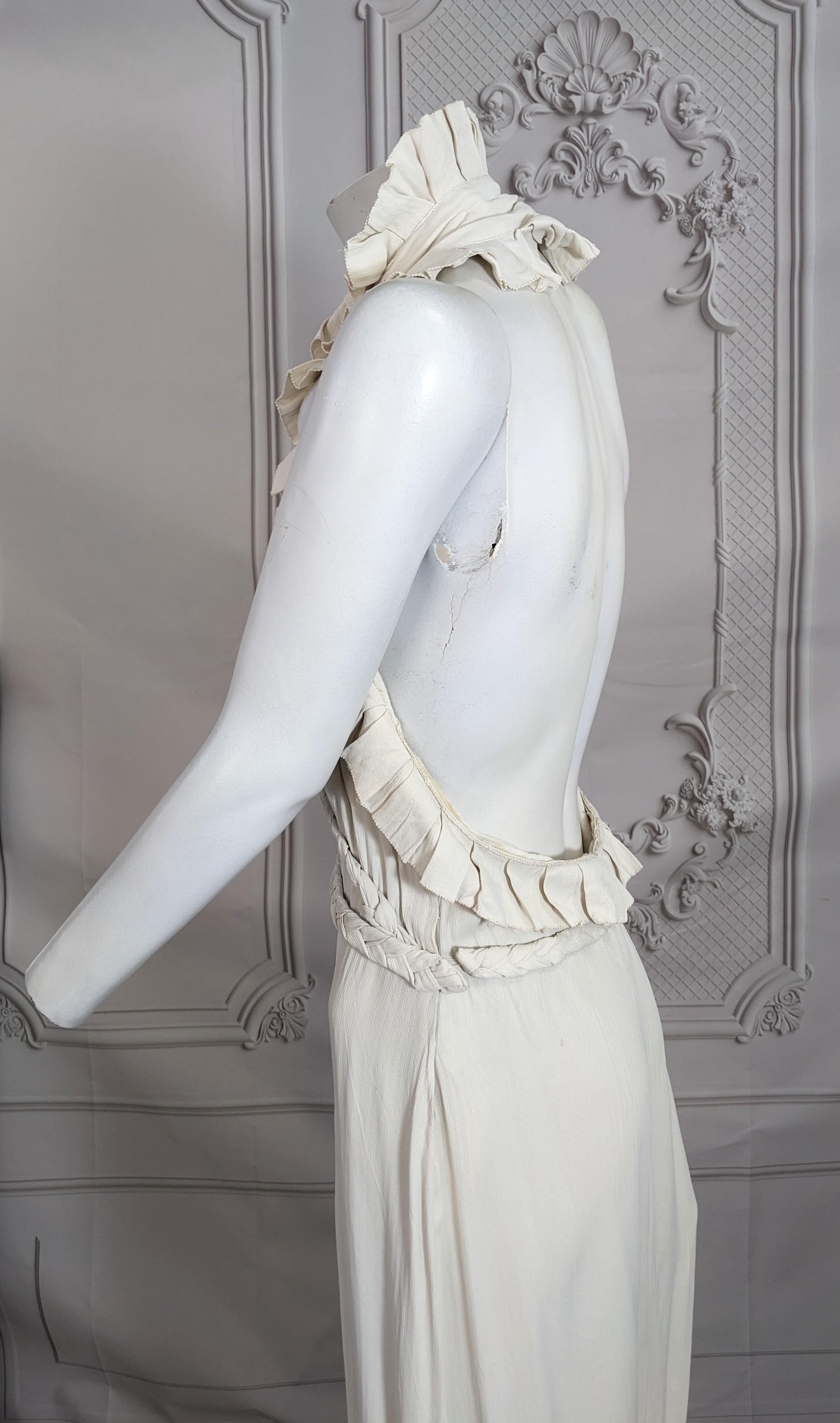 Elegantes Art Deco Kleid aus plissiertem Krepp und Capelet im Angebot 3
