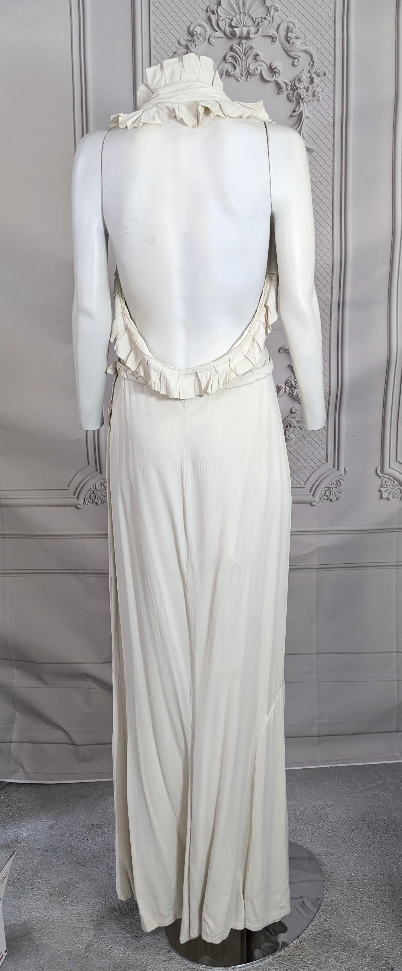 Elegantes Art Deco Kleid aus plissiertem Krepp und Capelet im Angebot 4