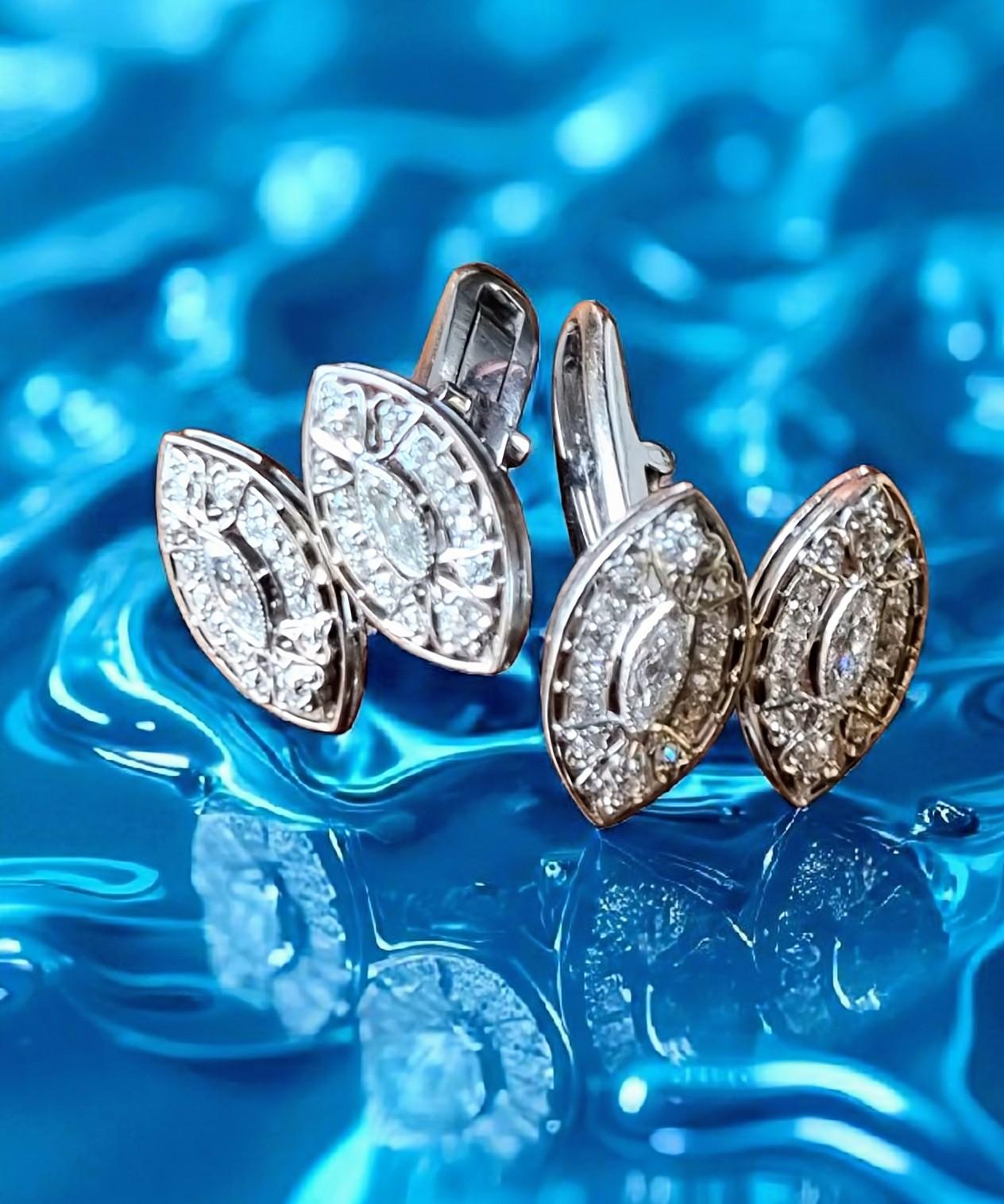 Elegant Art Deco Revival Double Navette Diamond Cufflinks in 18K White Gold, 3Carats

A striking pair of Art Deco Revival cufflinks crafted in luxurious 18 karat white gold hallmarked, featuring an elegant double-panel design in the classic navette