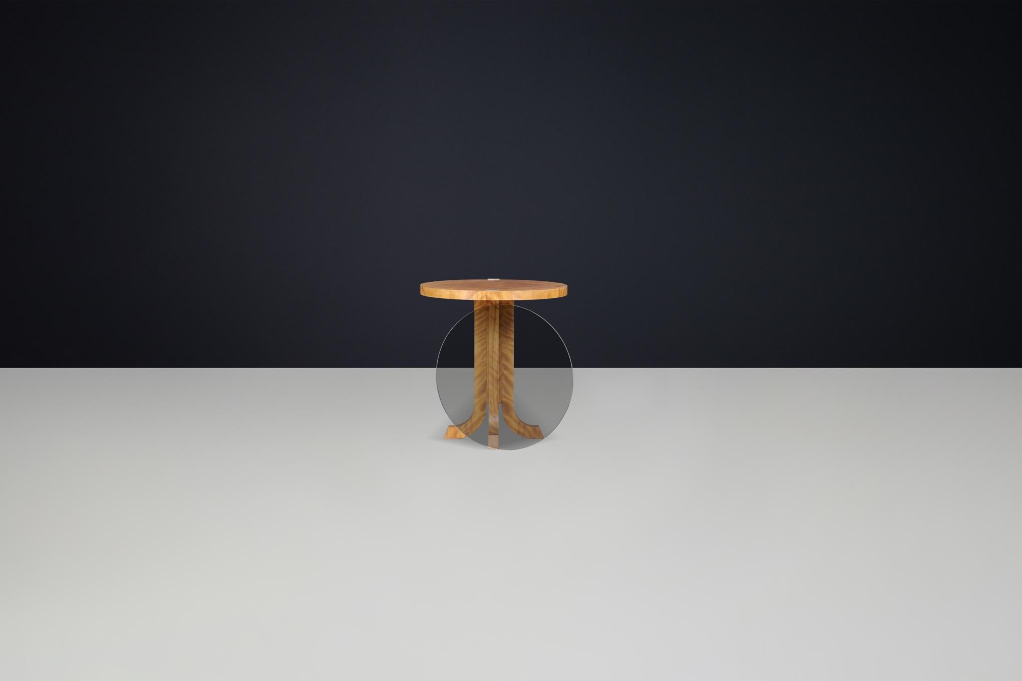 Elegant Art Deco Round Side Table in Birch,  Prague 1930s For Sale 3
