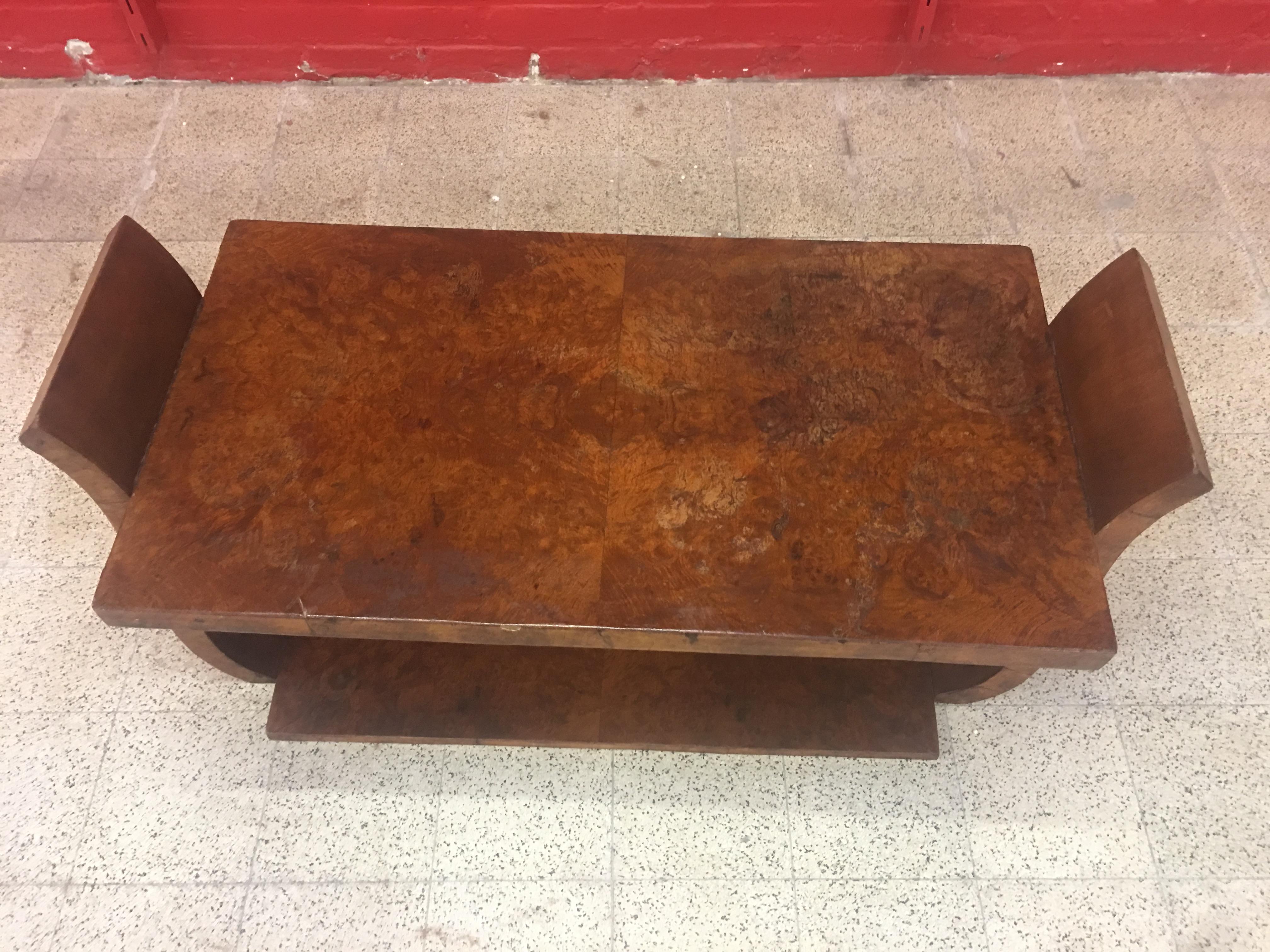 Elegant Art Deco Side Table in Amboyna circa 1930, to Restore For Sale 5