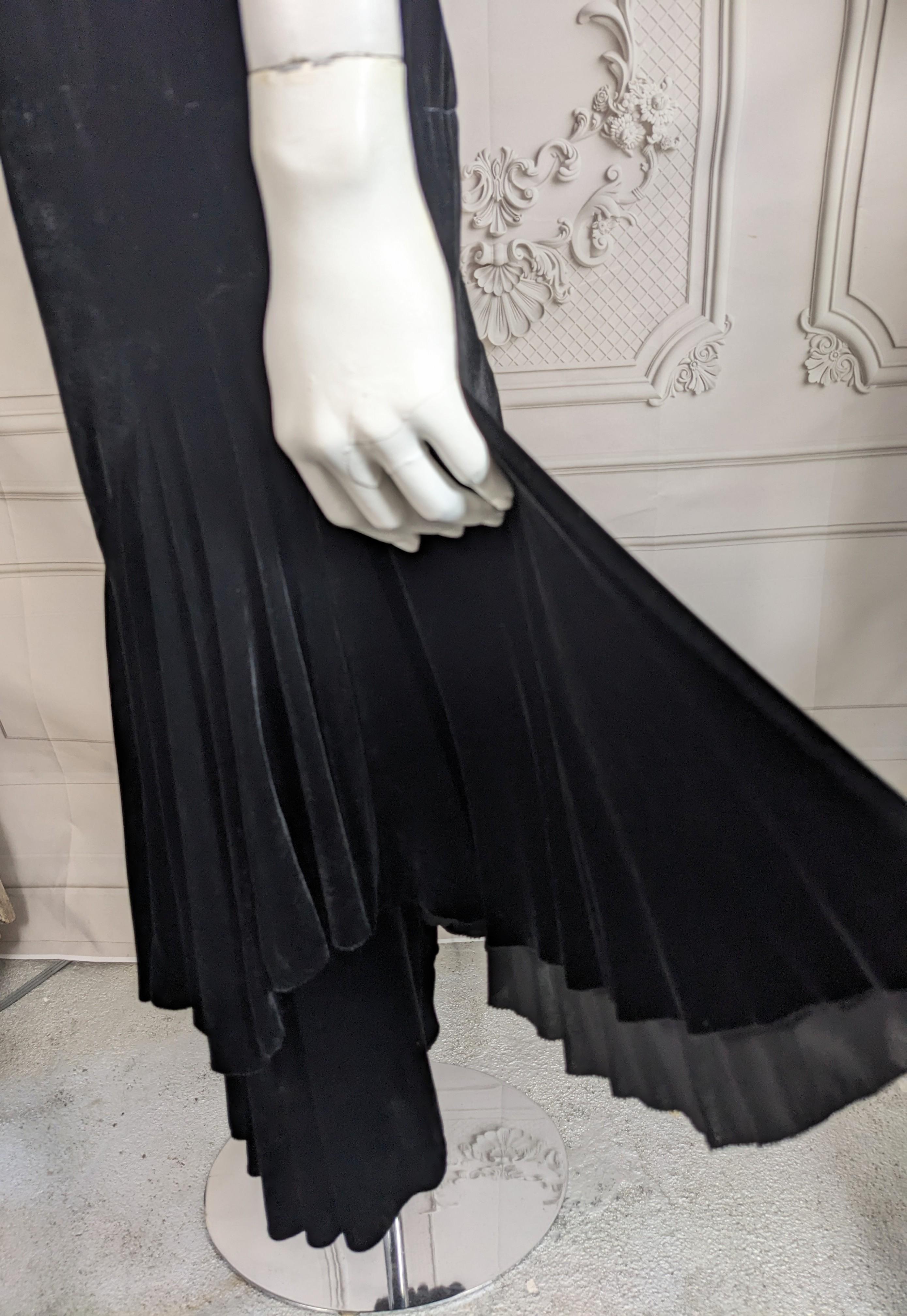Elegante abito da ballo in velluto di seta Art Deco In condizioni buone in vendita a New York, NY