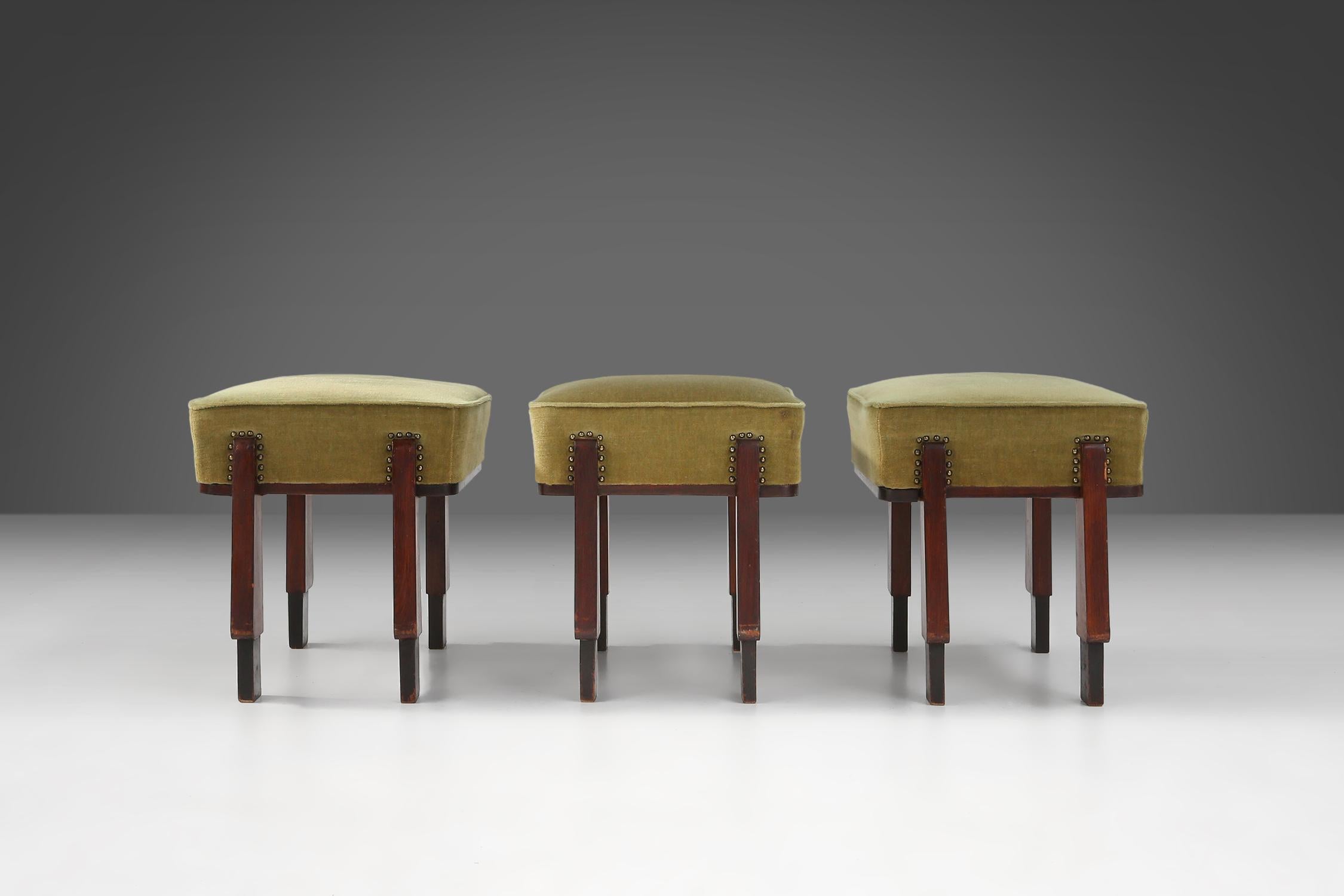Elegant art deco stool /pouf with green upholstery (3 pieces), France 1930s For Sale 4