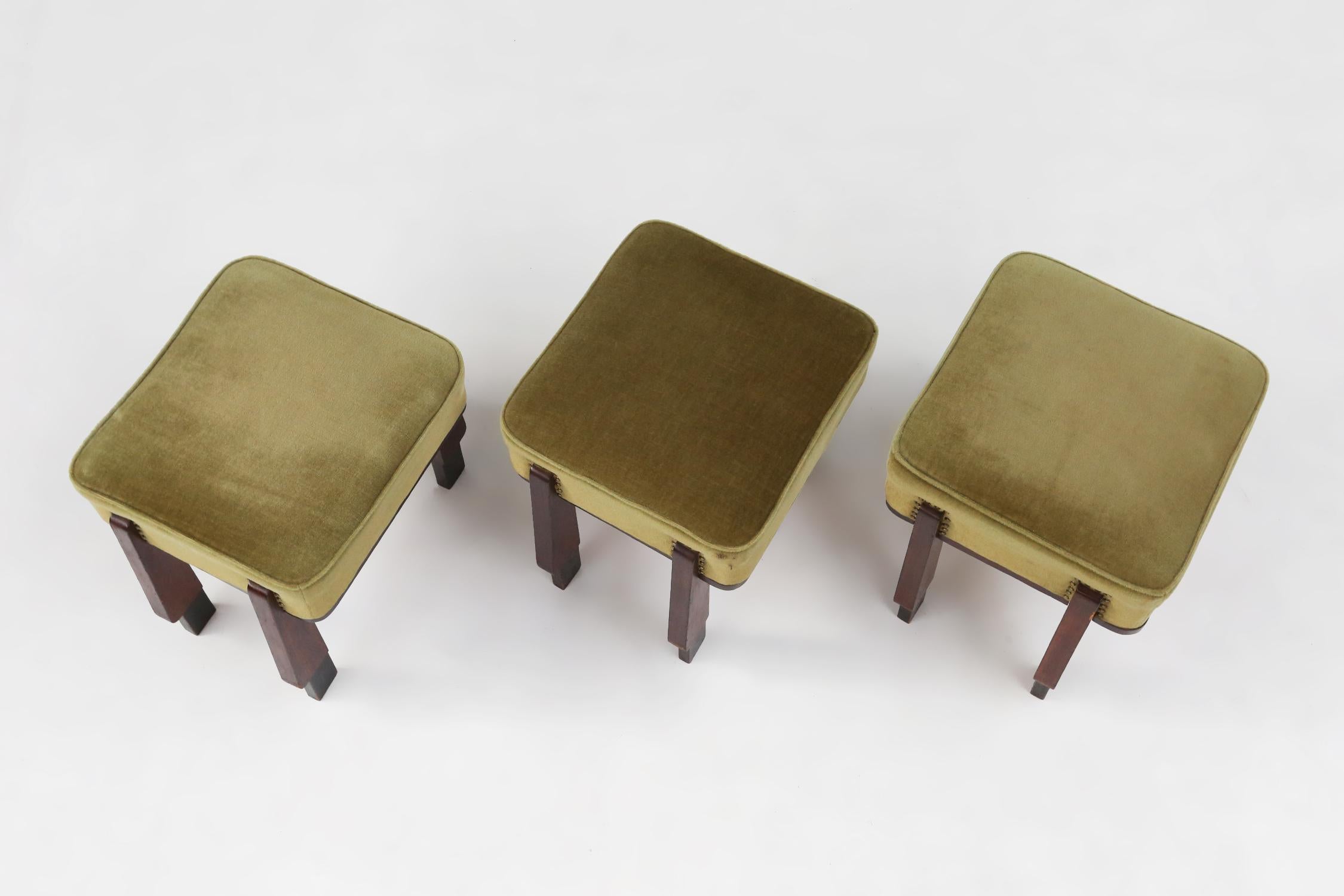 Elegant art deco stool /pouf with green upholstery (3 pieces), France 1930s For Sale 5