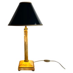 Elegante lampada da tavolo Art Déco in marmo di Siena e bronzo patinato, anni 
20