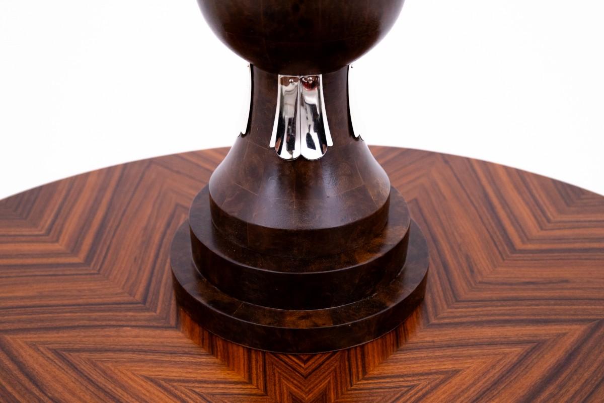 Lampe de table Art Deco, circa 1950, Pologne.

Dimensions : hauteur 54 cm / diamètre 30 cm