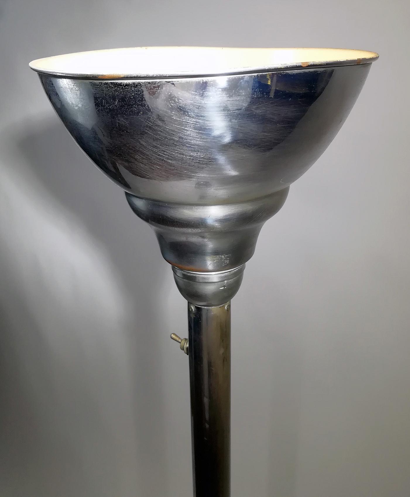 Elegant Art Deco Trumpet Torchiere, circa 1940 In Good Condition For Sale In Beirut, LB