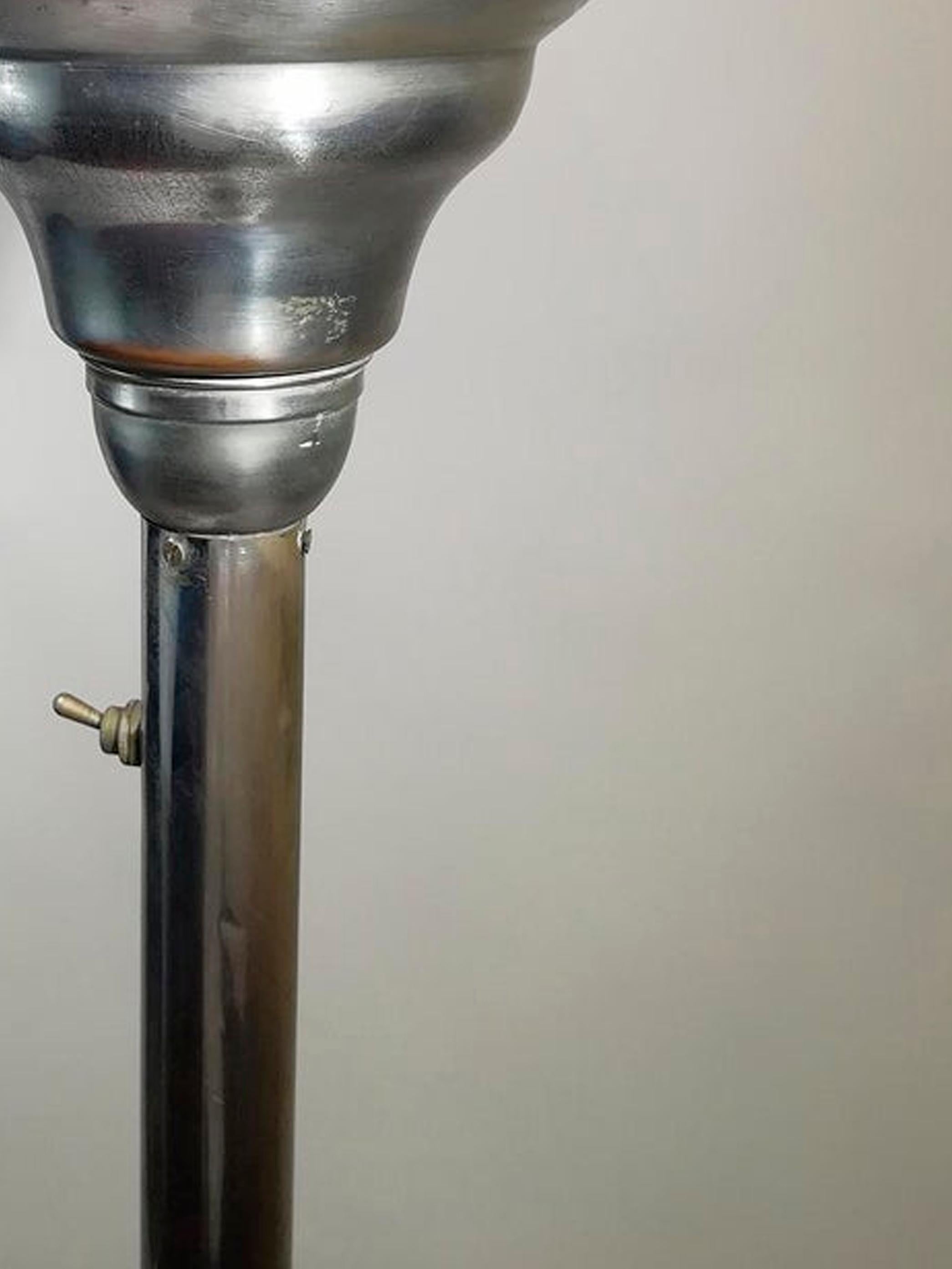 Elegante torchiera a tromba in stile Art Déco, circa 1940 in vendita 1