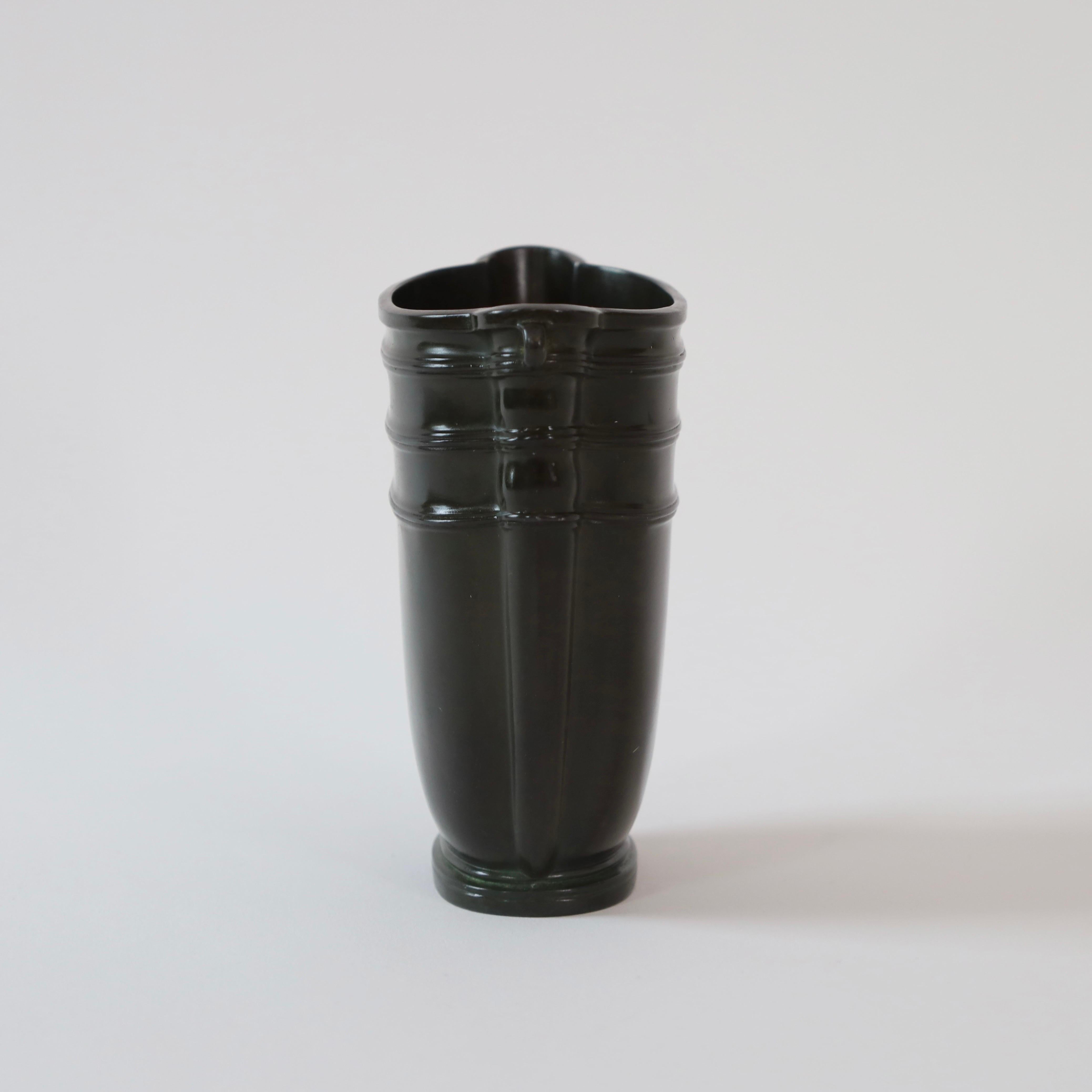 Metà XX secolo Elegante vaso art déco di Just Andersen, anni '40, Danimarca in vendita
