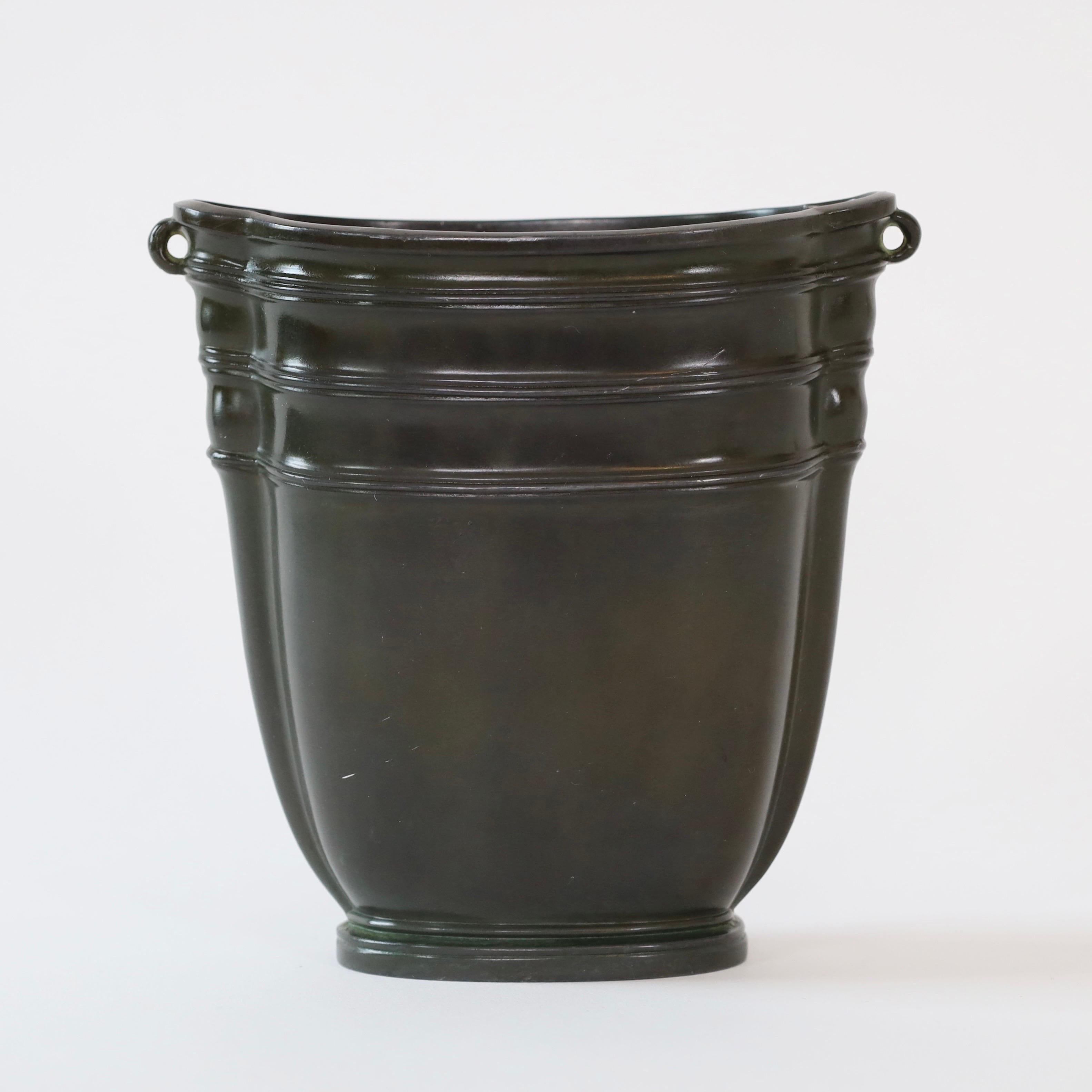 Metallo Elegante vaso art déco di Just Andersen, anni '40, Danimarca in vendita