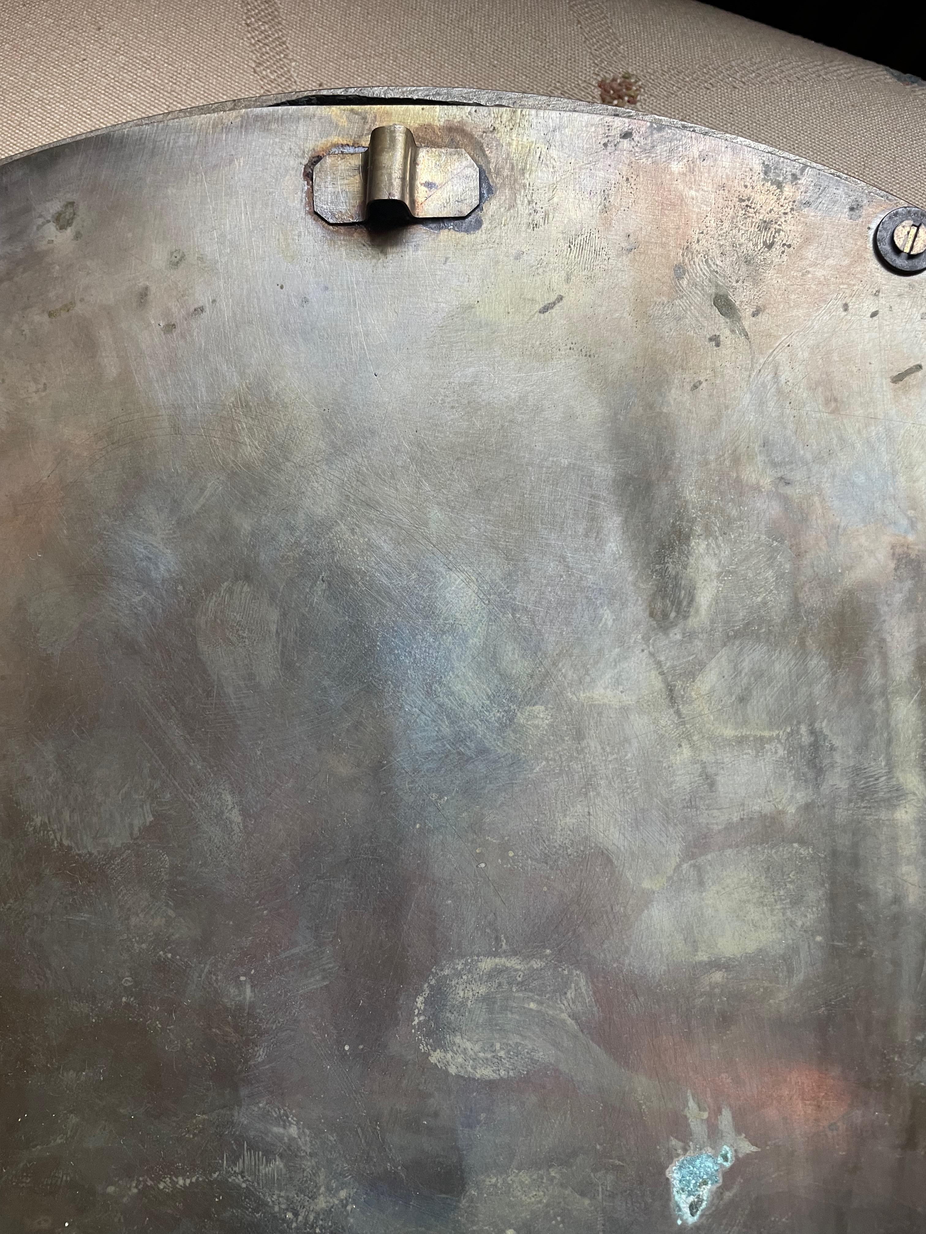 Eleganter Art Déco Wandspiegel. Design/One Frankreich 1920er Jahre. (Silber) im Angebot