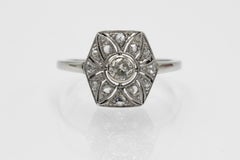 Elegant Art Deco white gold ring with diamonds, Austria-Hungary, Pest, 1920s
