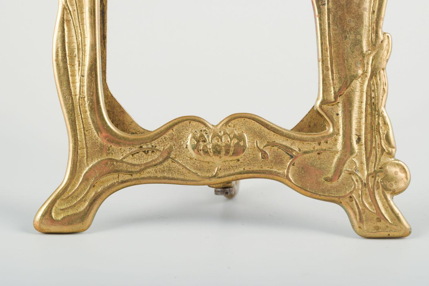 Eleganza della cornice in ottone Art Nouveau con figura femminile, 1900 circa. In condizioni ottime in vendita a København, Copenhagen