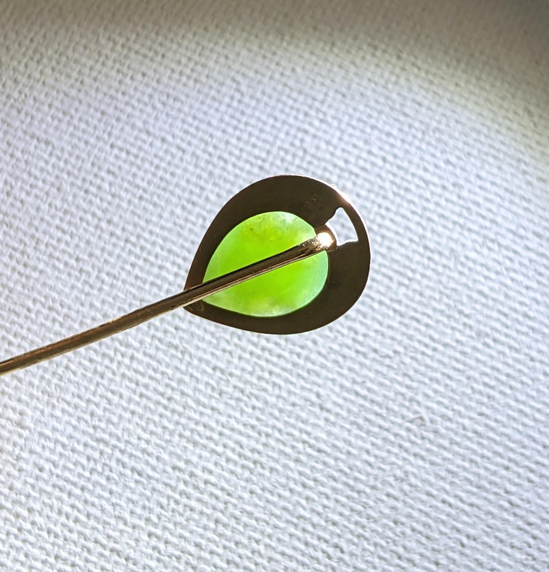 Elegant Art Nouveau Jade Stickpin For Sale 8