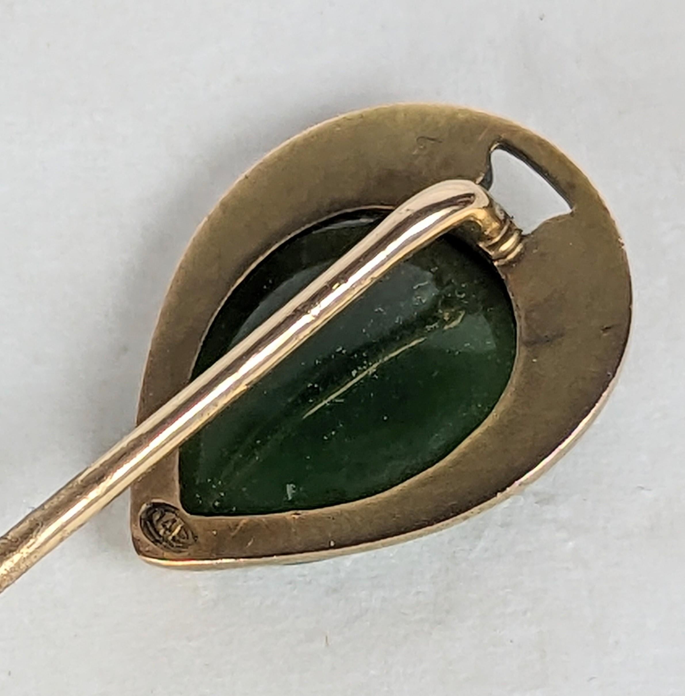 Elegant Art Nouveau Jade Stickpin In Excellent Condition For Sale In New York, NY