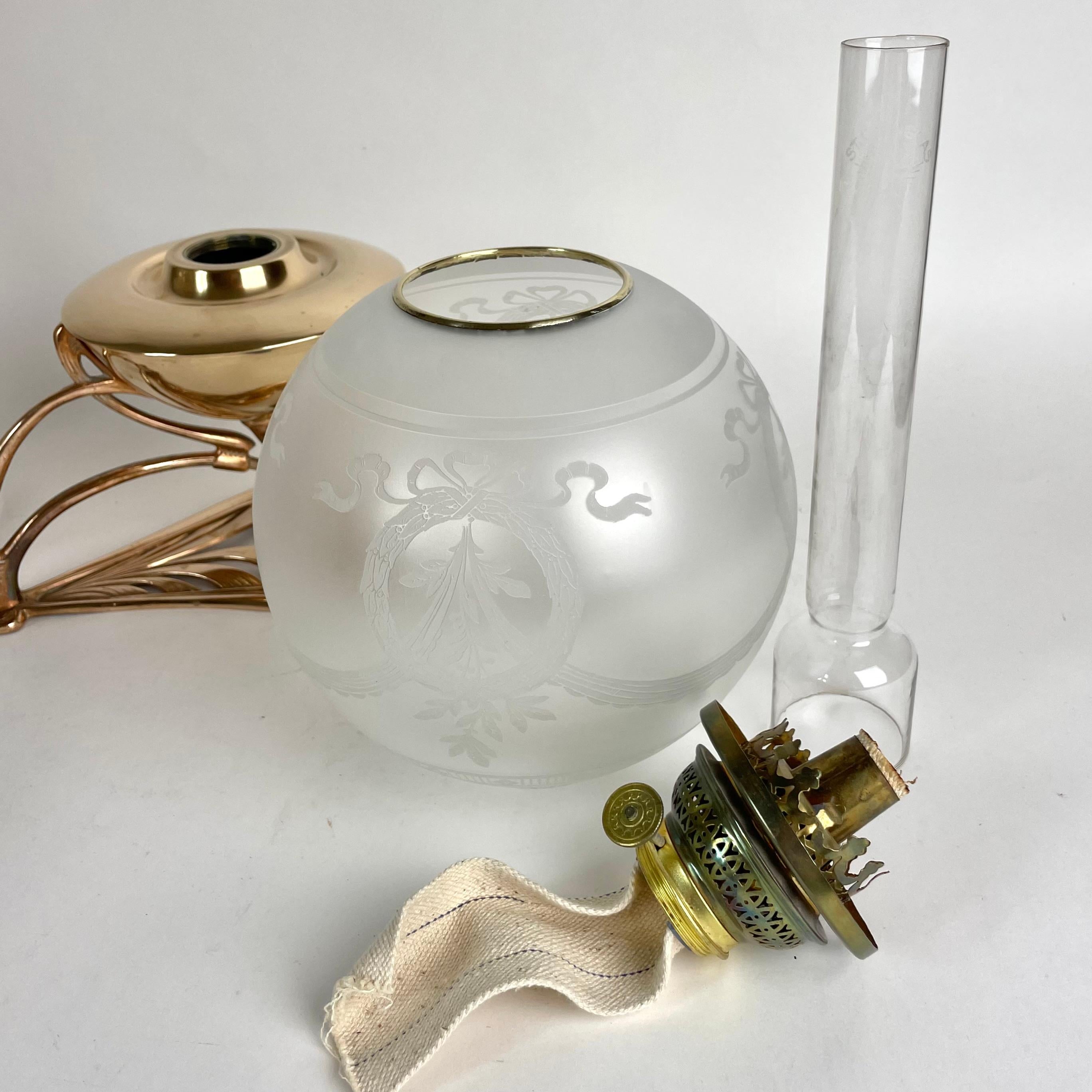 Elegant Art Nouveau Oil Lamp in Brass from Böhlmarks Lampfabrik in Sweden 6