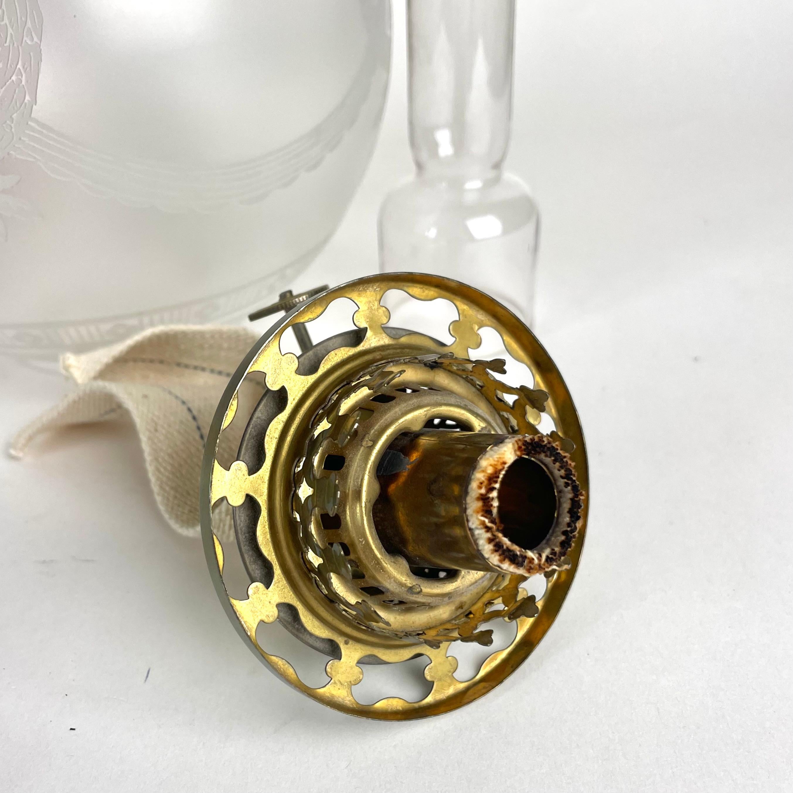 Elegant Art Nouveau Oil Lamp in Brass from Böhlmarks Lampfabrik in Sweden 7