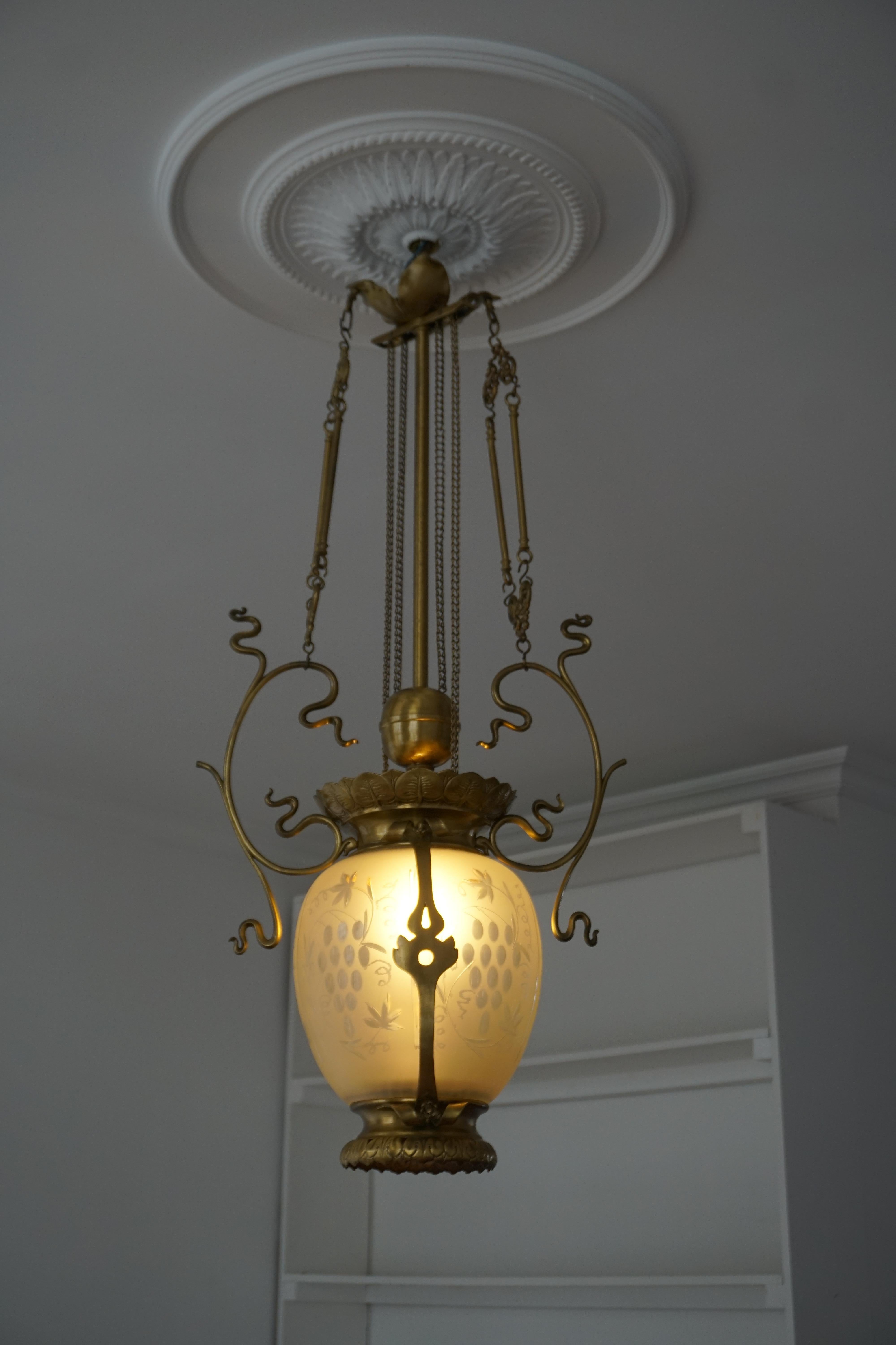 Elegant Art Nouveau Pendant Light in Brass and Glass For Sale 2
