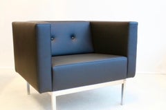 Elegant Artifort C 070 Lounge Chair by Kho Liang Ie in Black Leather and Chrome