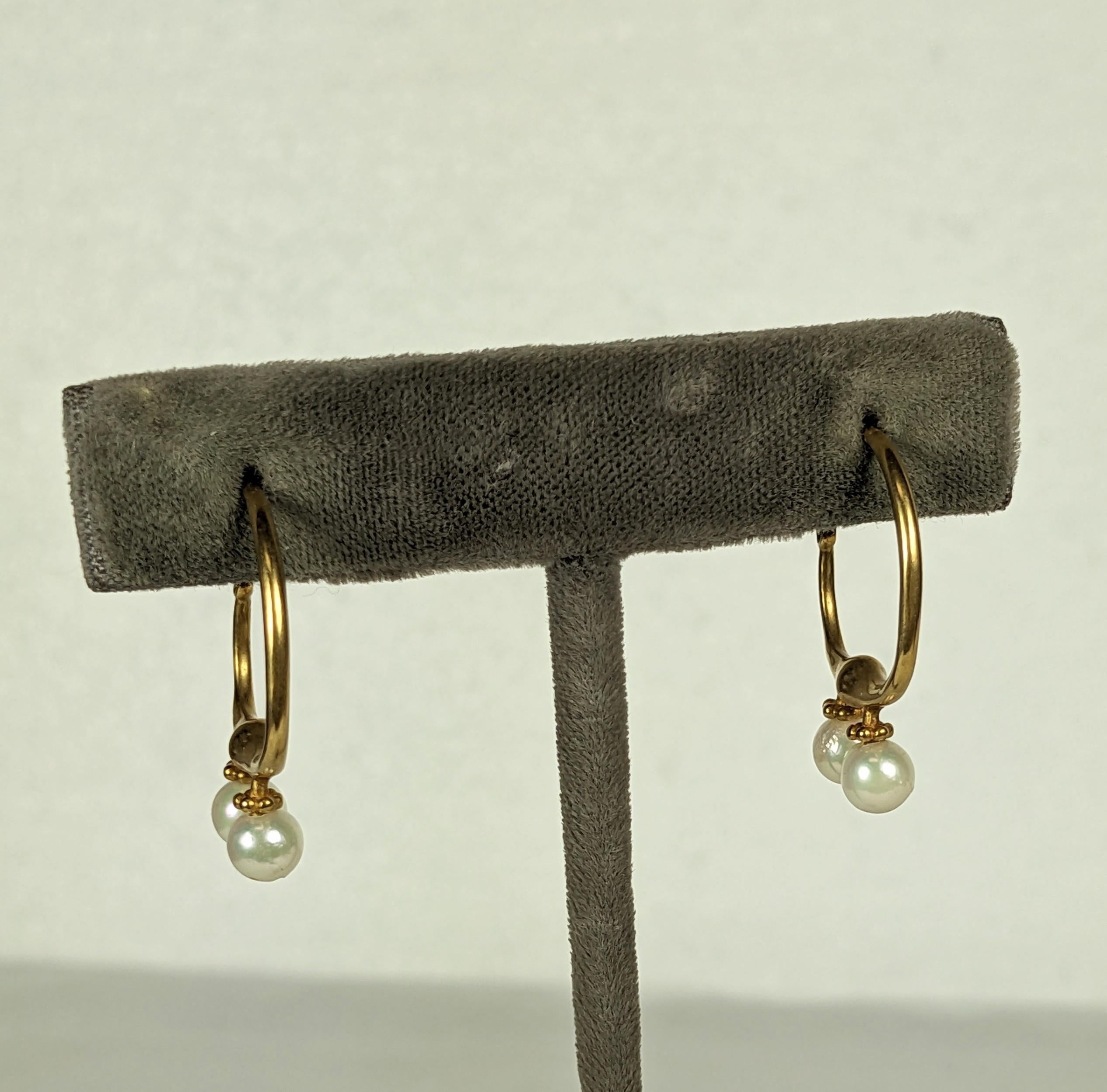Elegant Artisanal Gold and Pearl Hoop Earrings For Sale 1
