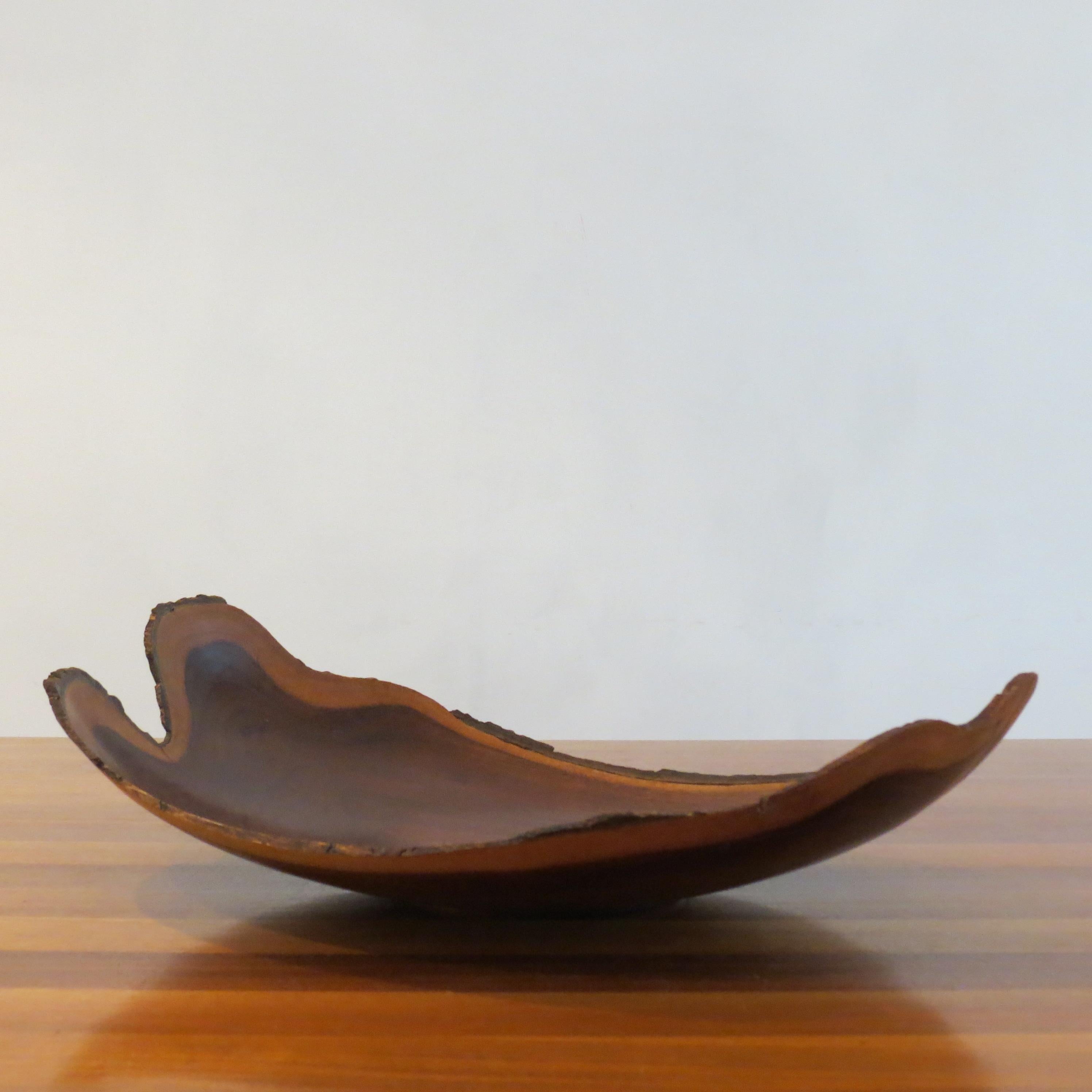 20th Century Elegant Australian Hand Turned Acacia Wooden Bowl For Sale