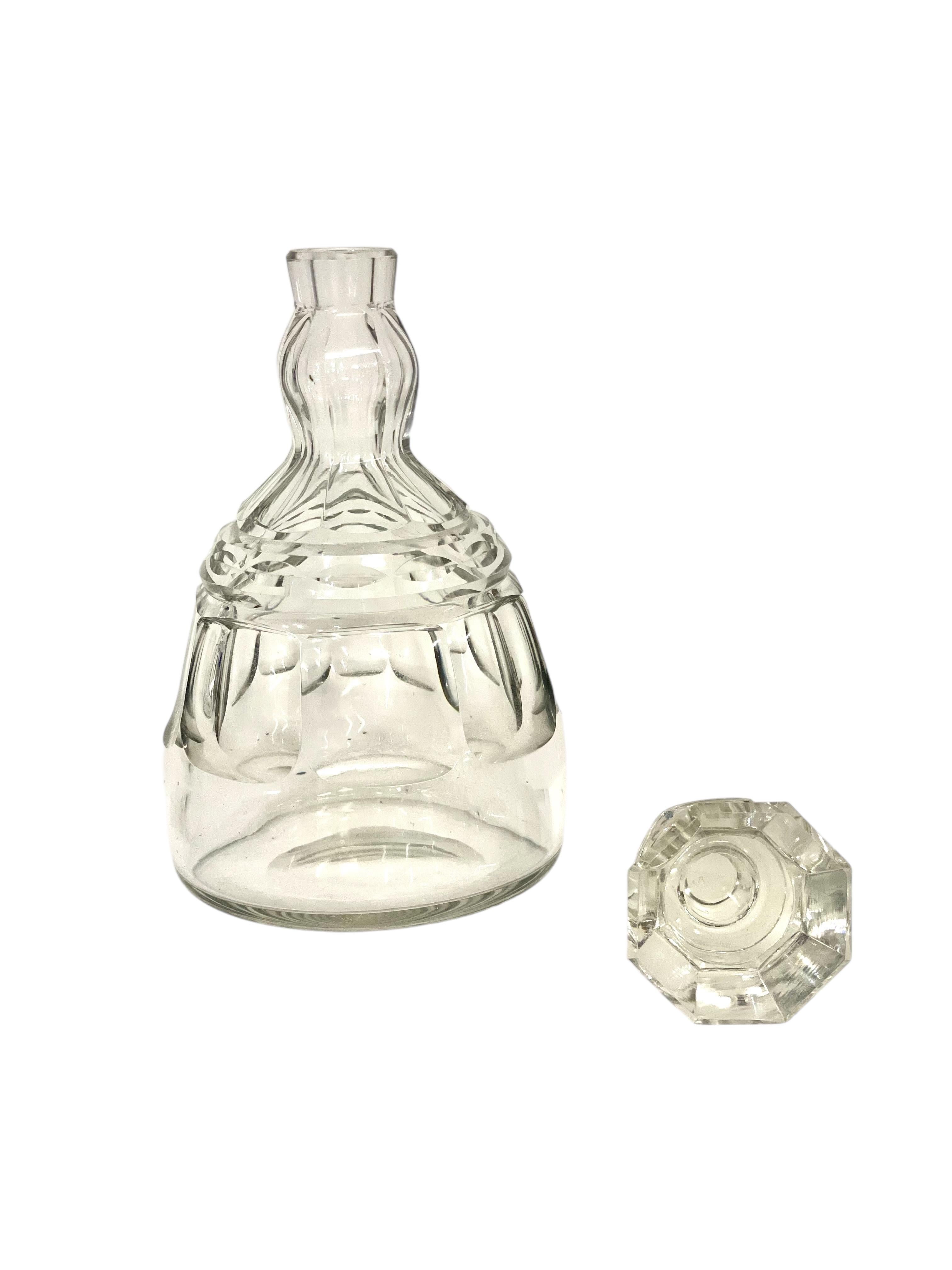 Elegante Decantador de Cristal de Baccarat con Tapón en Bueno estado para la venta en LA CIOTAT, FR