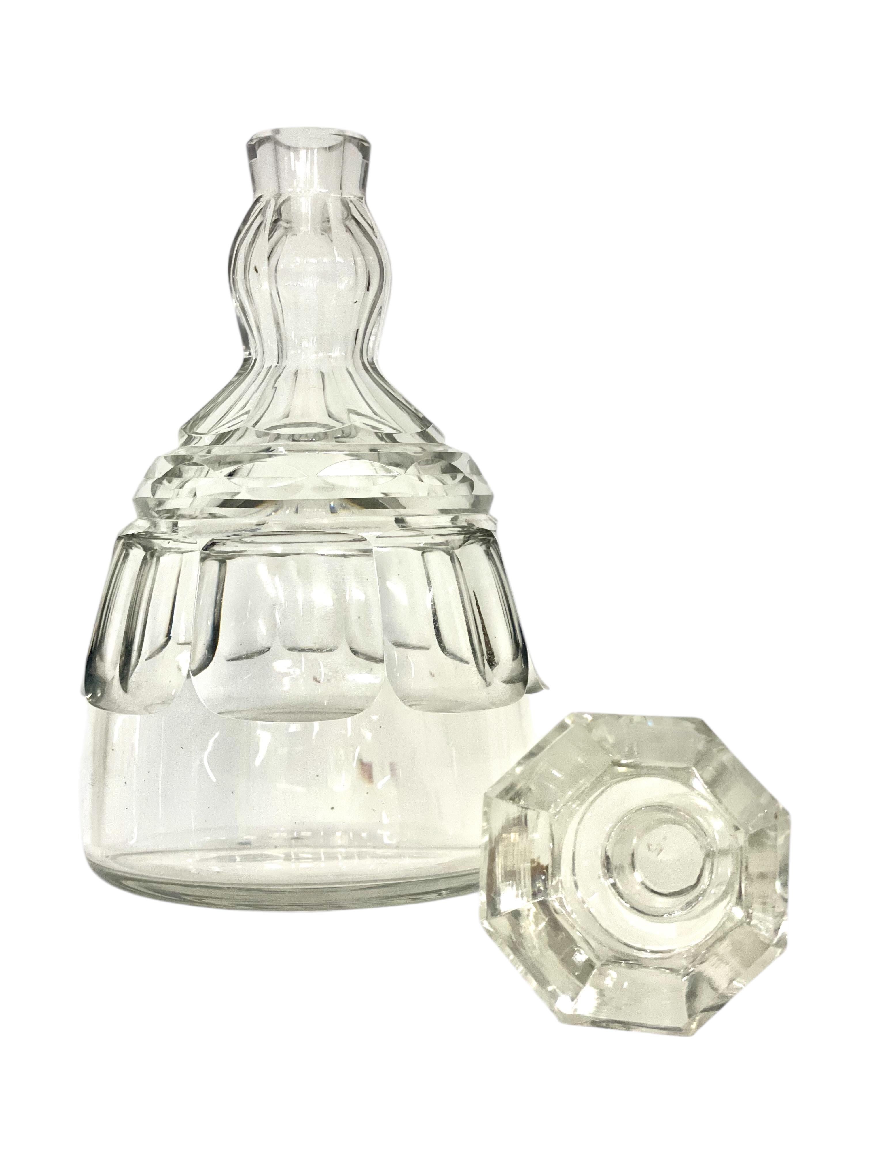Elegante Decantador de Cristal de Baccarat con Tapón en venta 3