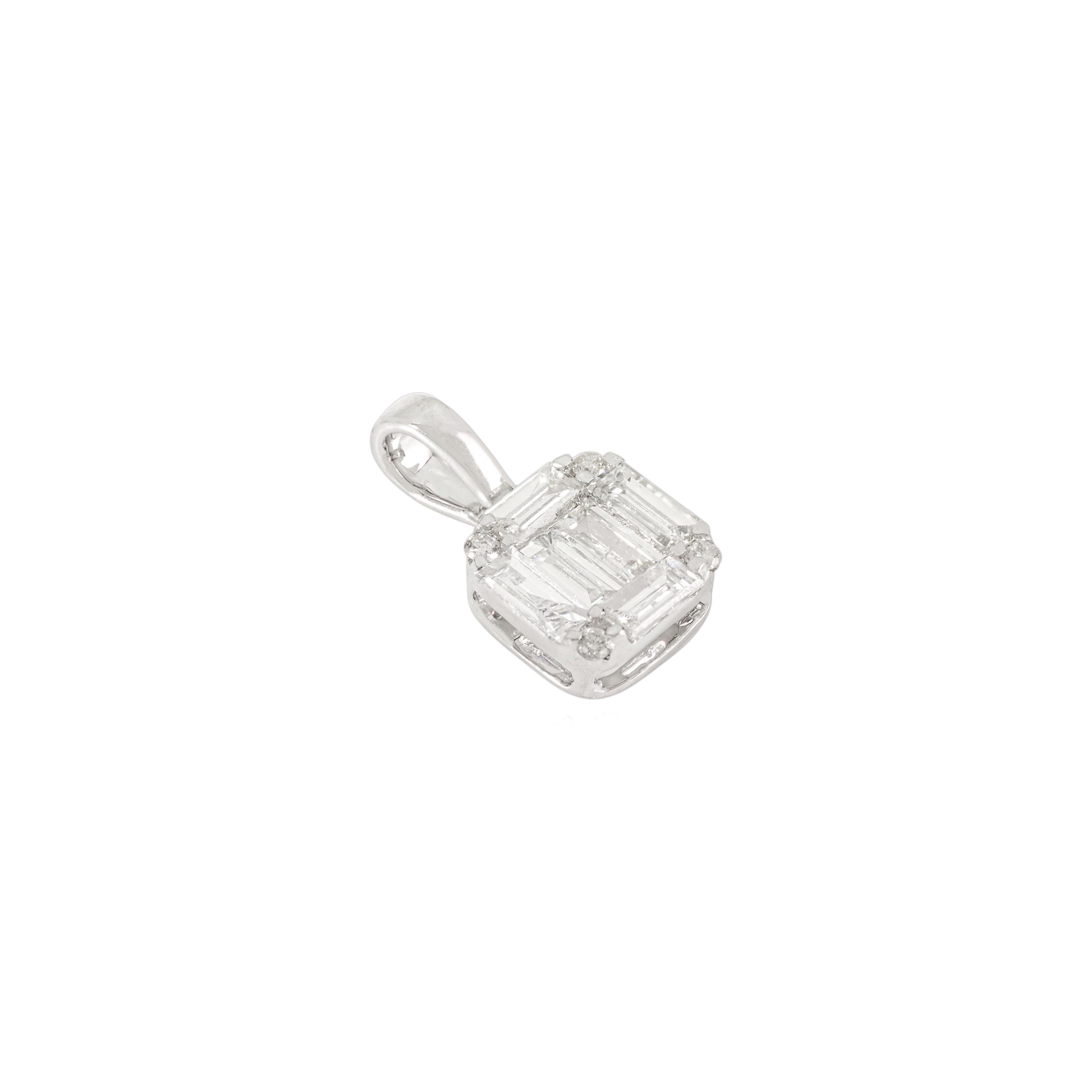 Eleganter Baguette- und Rundschliff-Diamant-Cluster-Anhänger aus massivem 18-karätigem Weißgold (Moderne) im Angebot