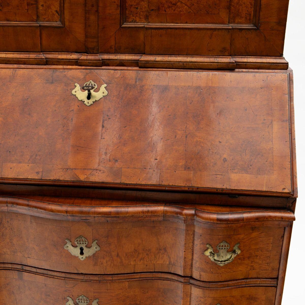 Elegant Baroque secretary desk For Sale 2