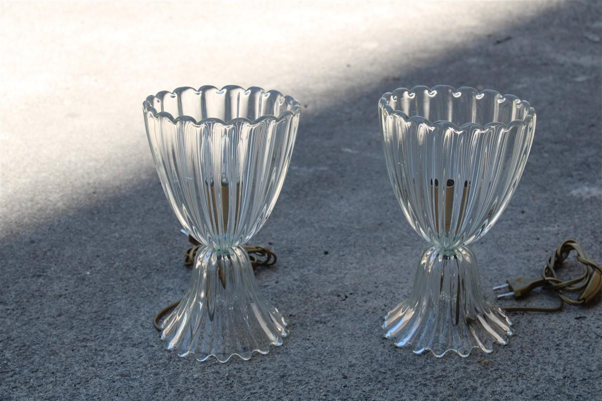 Paar elegante und stilvolle Nachttischlampen aus transparentem Murano-Glas, wie es die italienische Methode und der italienische Stil erlauben