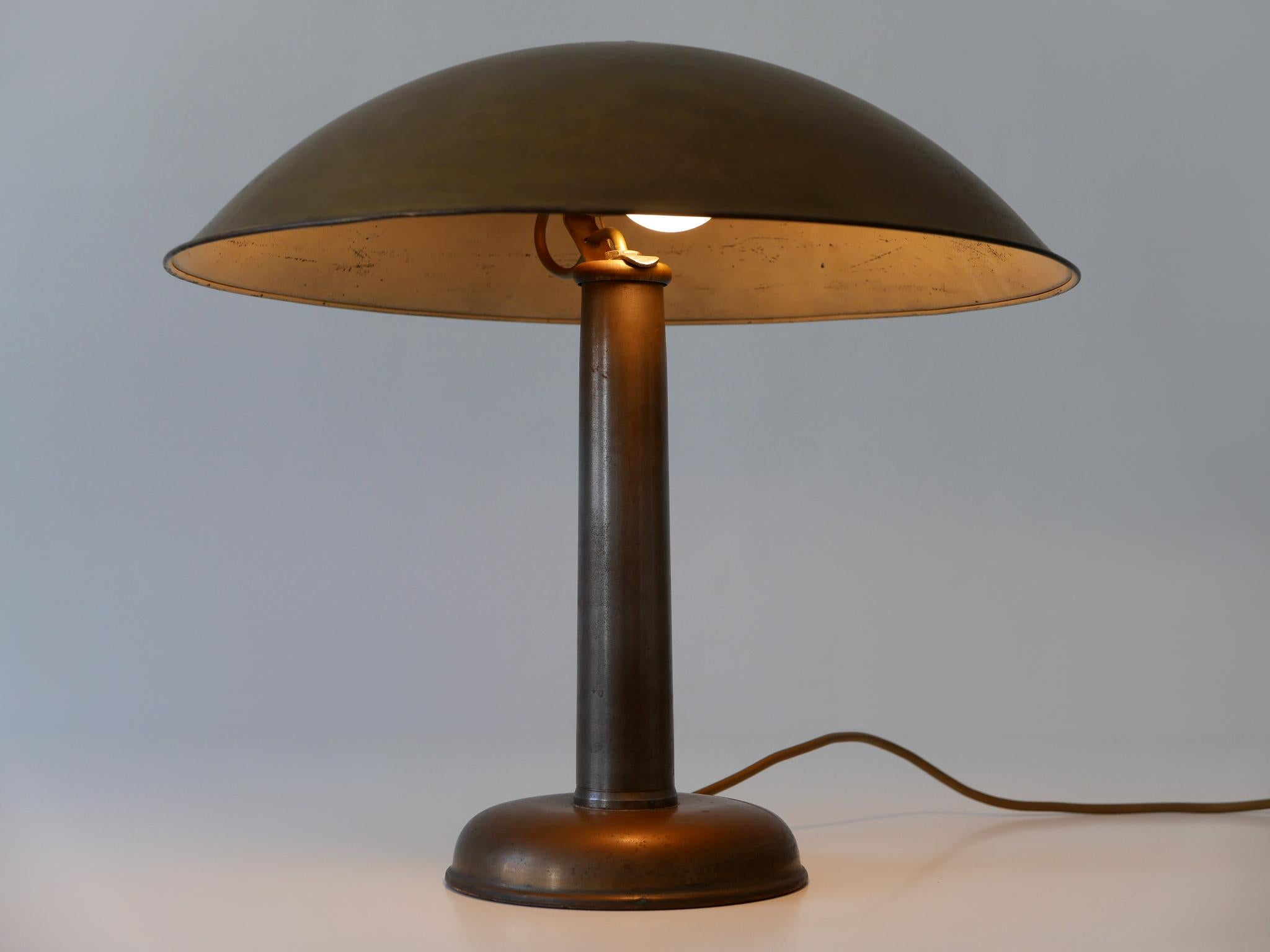 Elegante Bauhaus Art Deco Messing-Tischlampe oder Schreibtischlampe, Deutschland 1930er Jahre im Angebot 9
