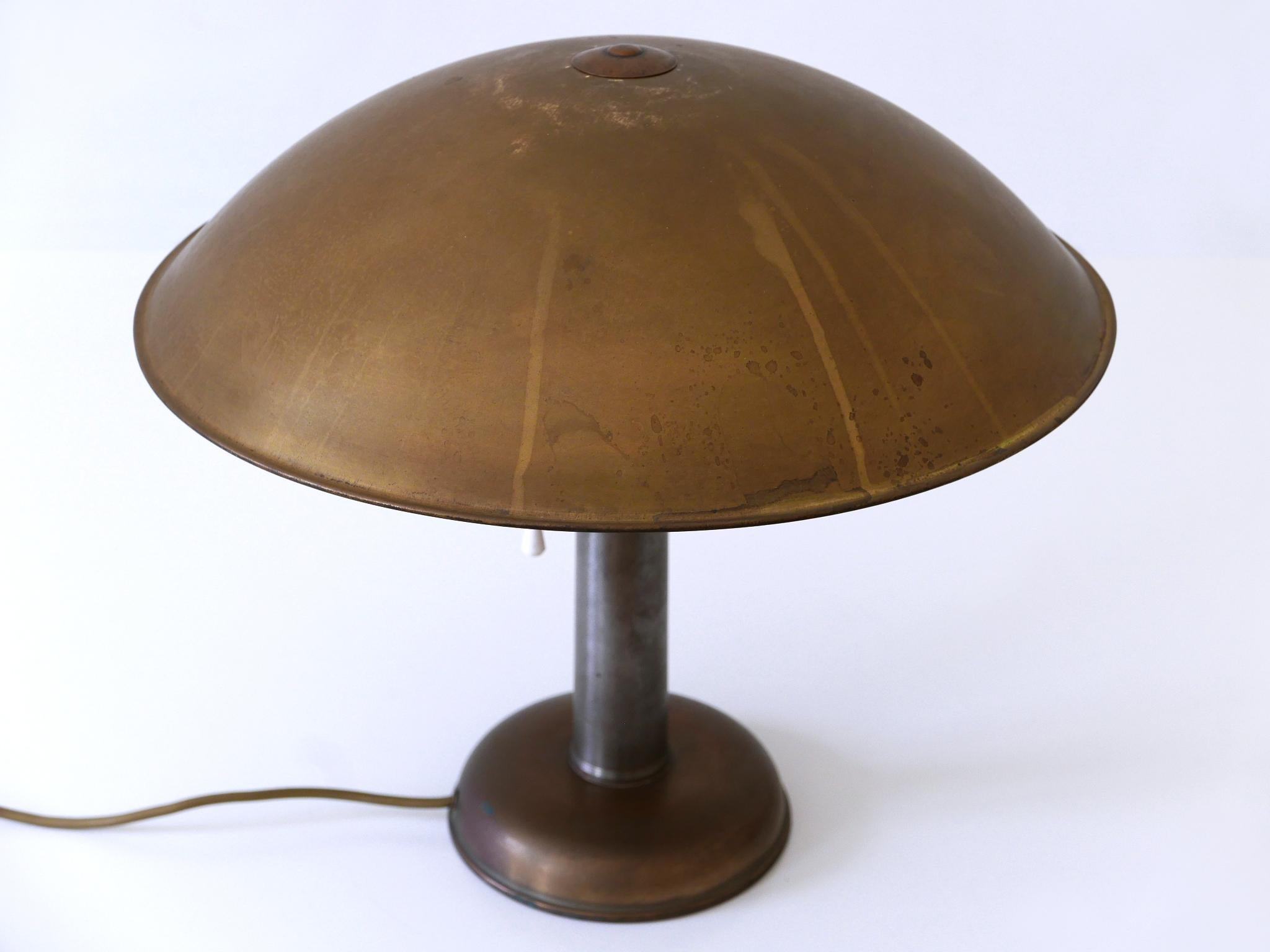 Elegante Bauhaus Art Deco Messing-Tischlampe oder Schreibtischlampe, Deutschland 1930er Jahre im Angebot 2