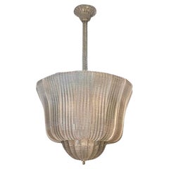 Elegantes Glaswindlicht mit Perlen