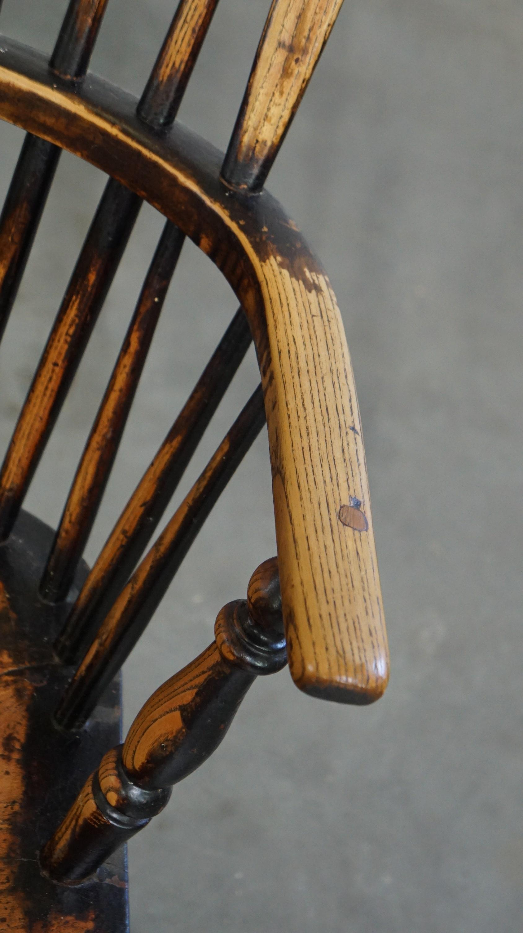 Elegant, beautiful, antique English highback Windsor dining room chair in vendita 1