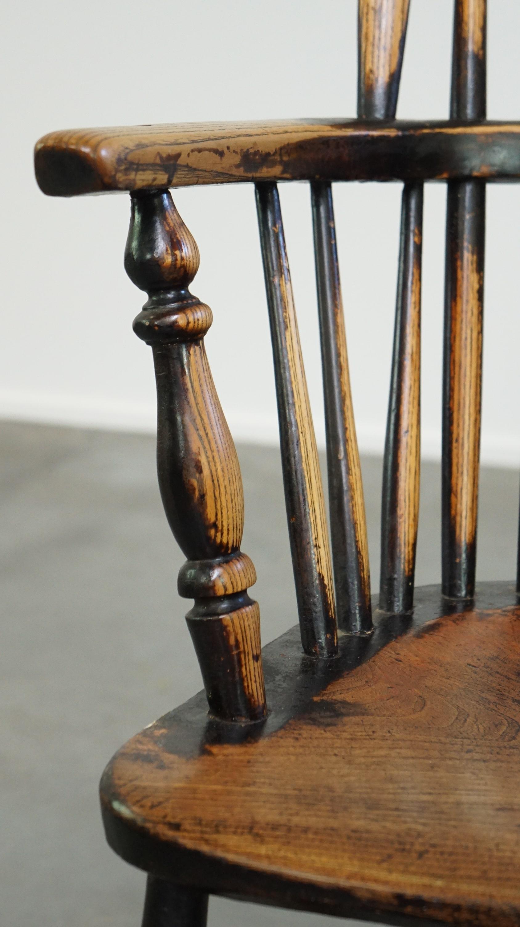Elegant, beautiful, antique English highback Windsor dining room chair in vendita 2