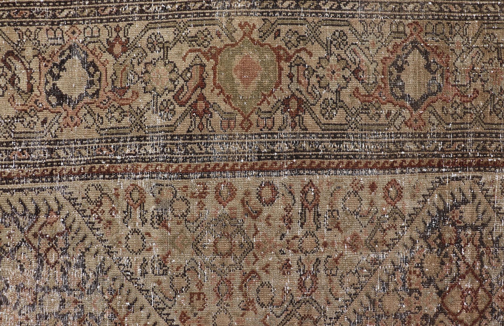 Elegante Alfombra Persa Antigua de Galería Malayer Beige y Marrón 6'10 x 12'8 Anudado a mano en venta