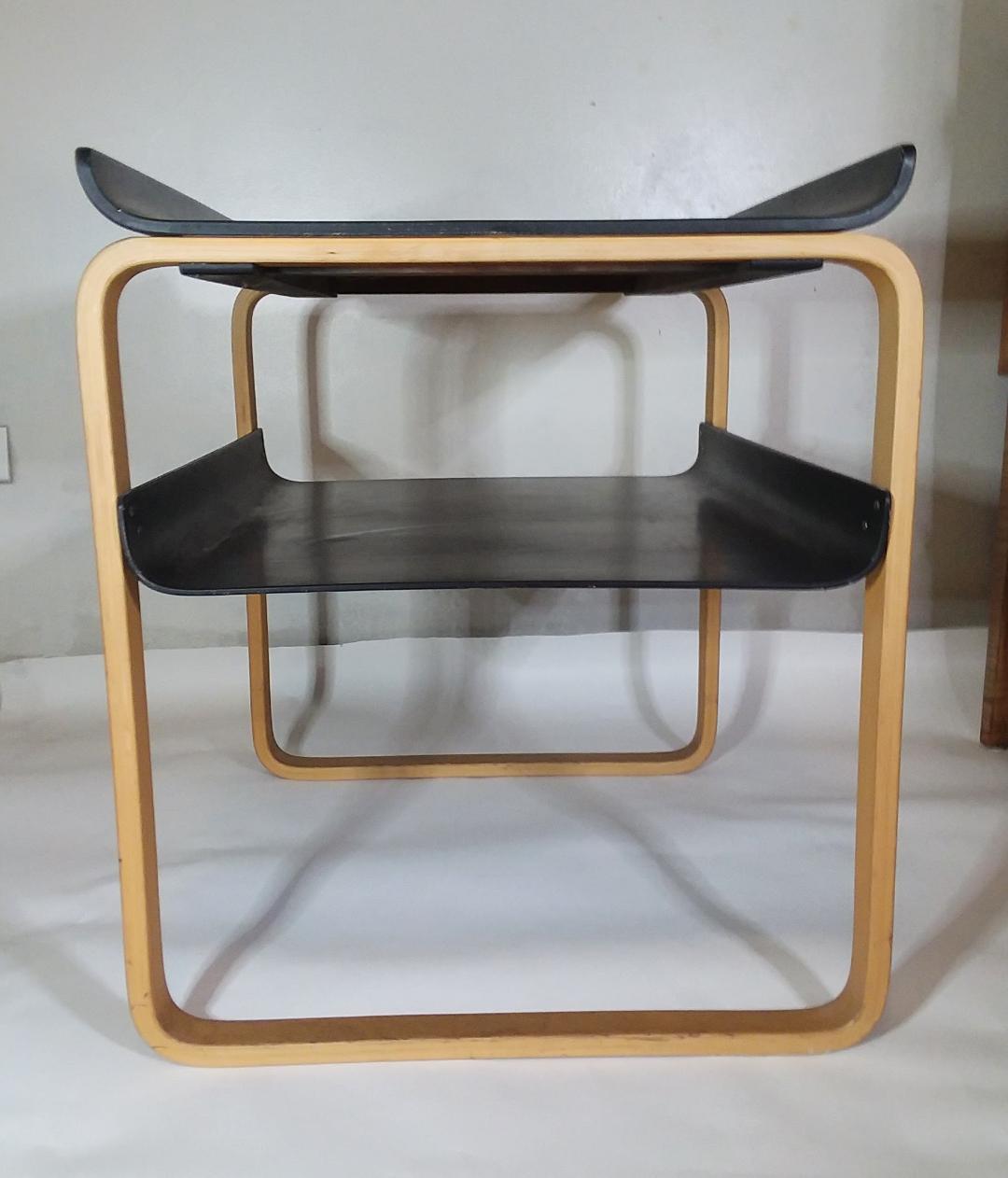 Elegant Bentwood Side Table by Alvar Aalto For Sale 1