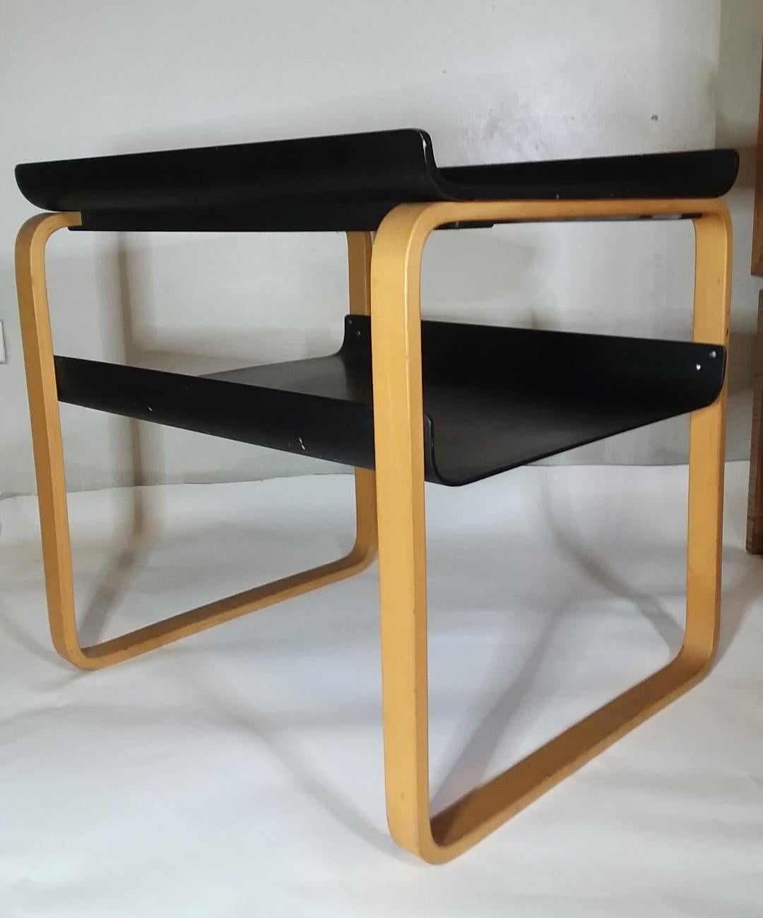 Scandinavian Modern Elegant Bentwood Side Table by Alvar Aalto For Sale