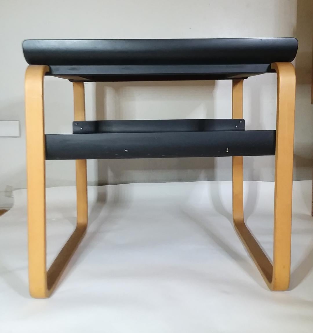 Mid-20th Century Elegant Bentwood Side Table by Alvar Aalto For Sale