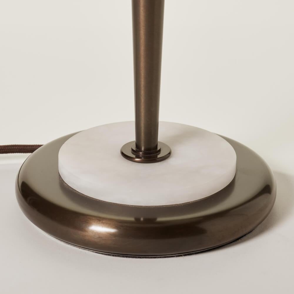 Elegante italienische Tischleuchte 'Benny' aus Bronze und Alabaster, Maßanfertigung (Italian) im Angebot
