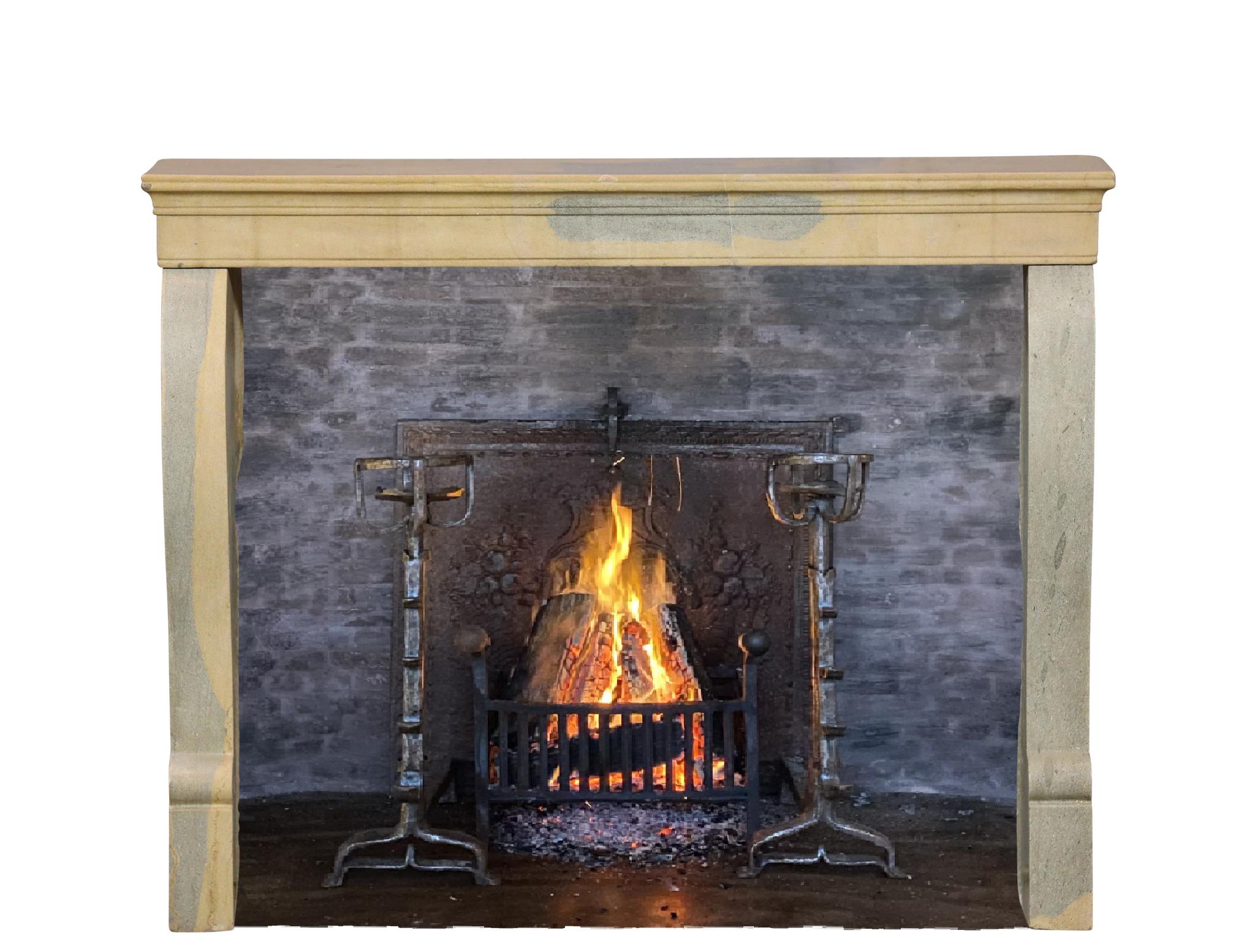 Elegant Bicolor Stone Fireplace Surround For Timeless Interior Design In Good Condition For Sale In Beervelde, BE